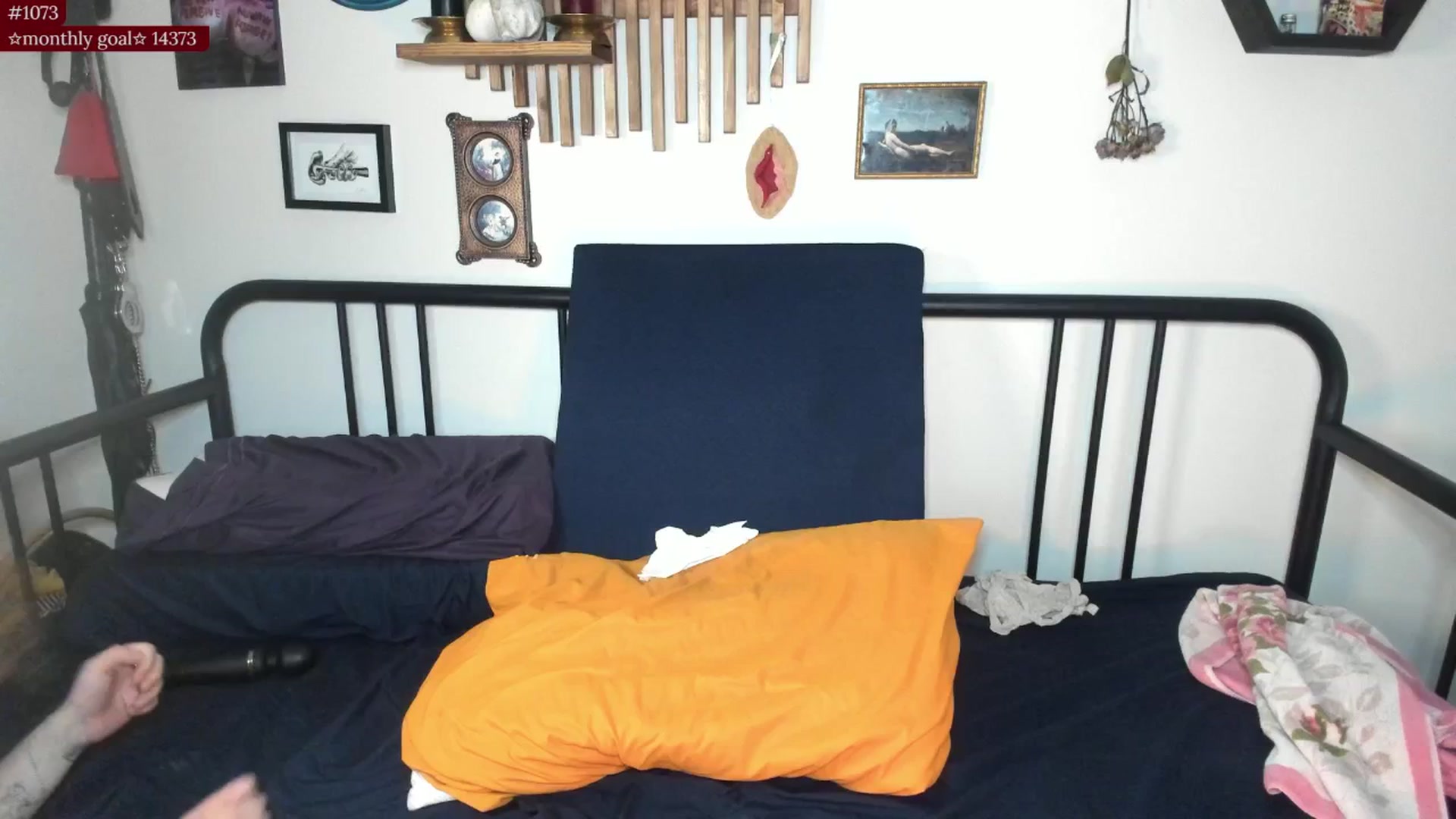 Gallery image thumbnail from PeachyQueen_'s myfreecams stream on, 10/07/2025, 21:15 image 13 of 20