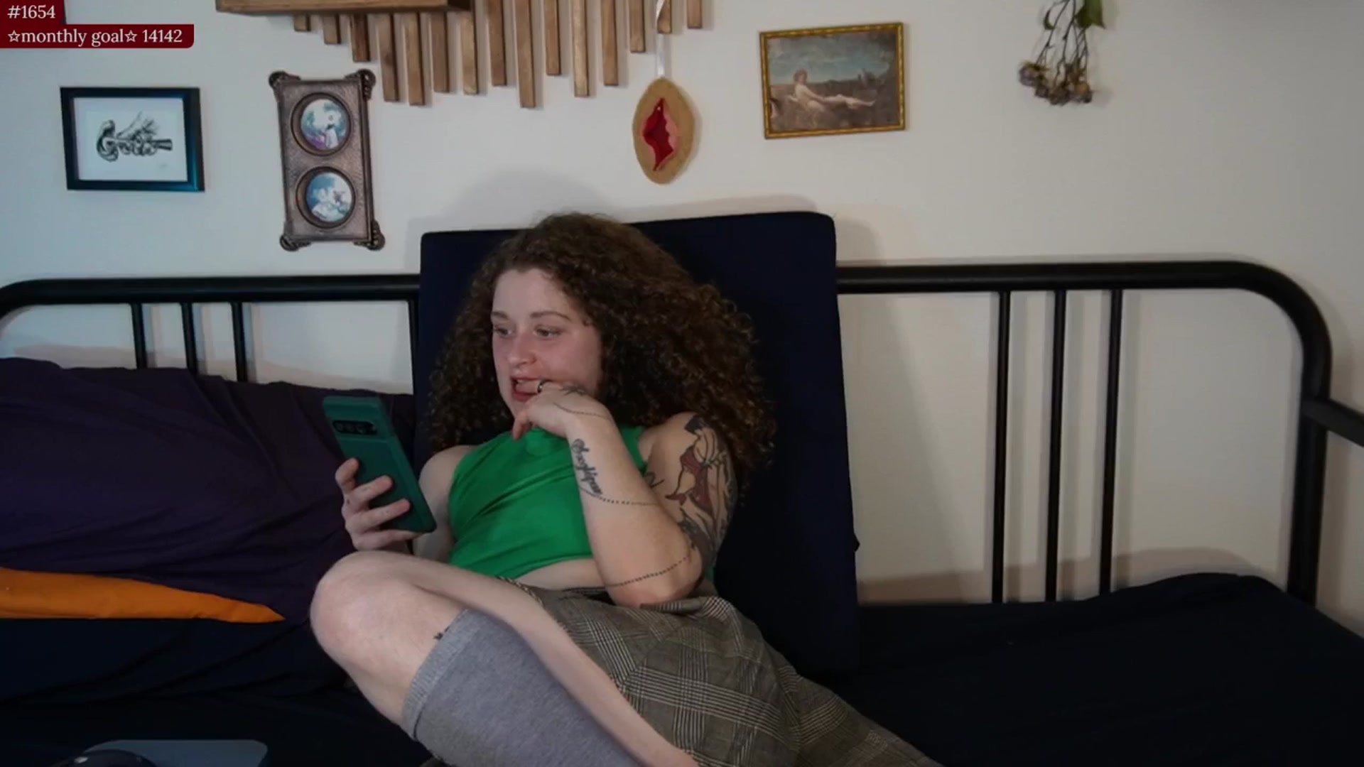 Gallery image thumbnail from PeachyQueen_'s myfreecams stream on, 10/14/2025, 22:25 image 4 of 20