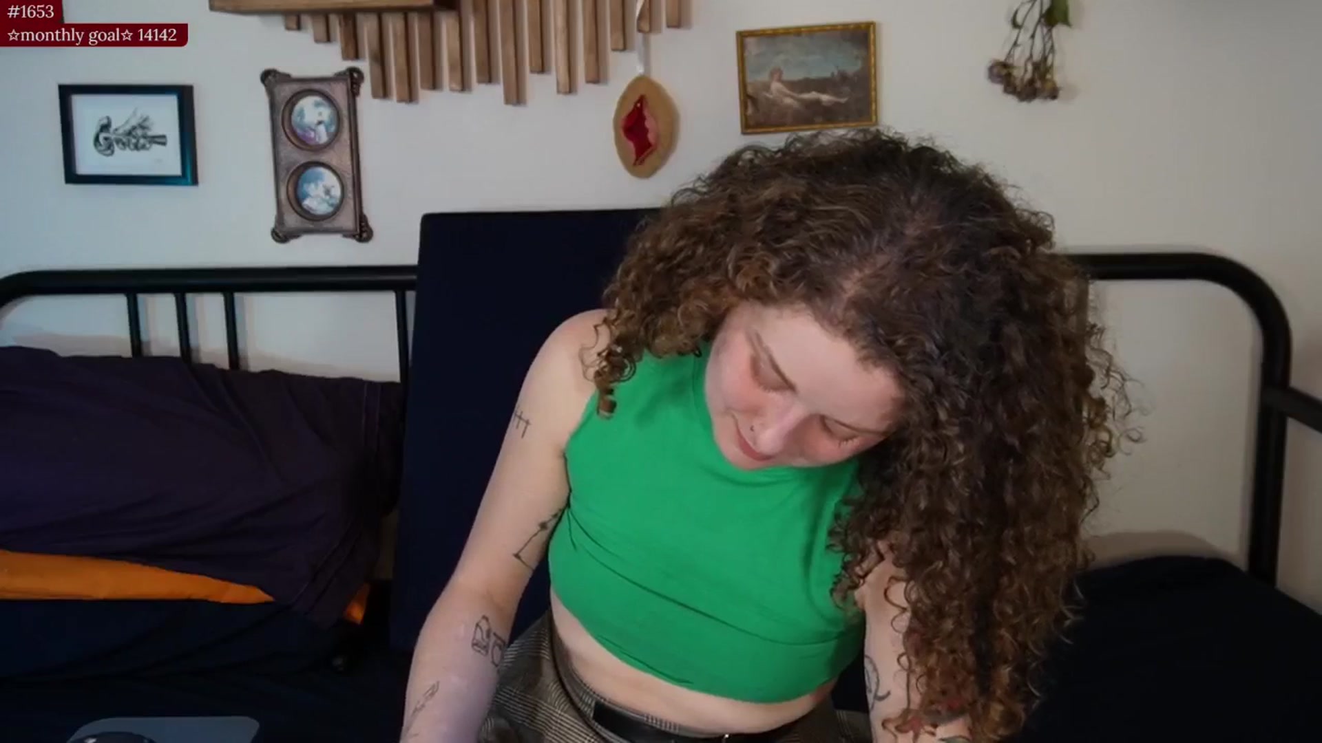 Gallery image thumbnail from PeachyQueen_'s myfreecams stream on, 10/14/2025, 22:25 image 2 of 20