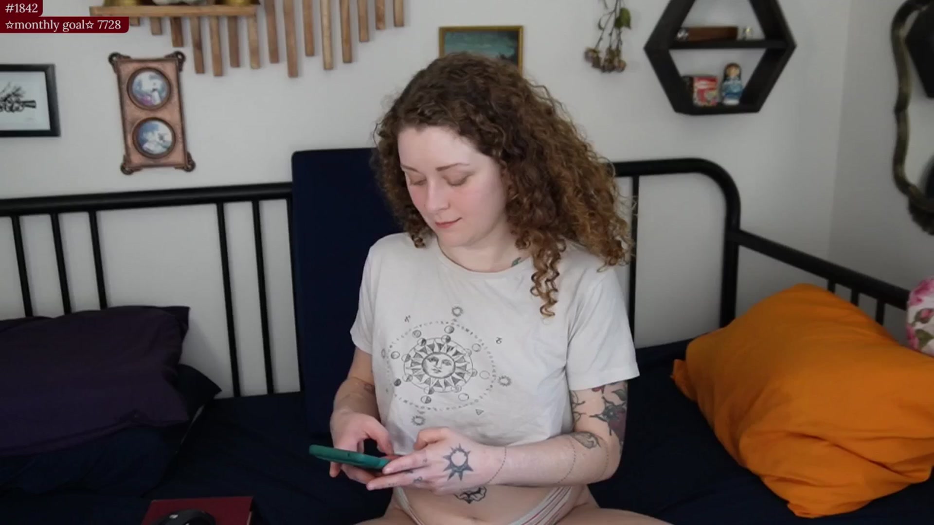 Gallery image thumbnail from PeachyQueen_'s myfreecams stream on, 10/27/2025, 20:31 image 6 of 20