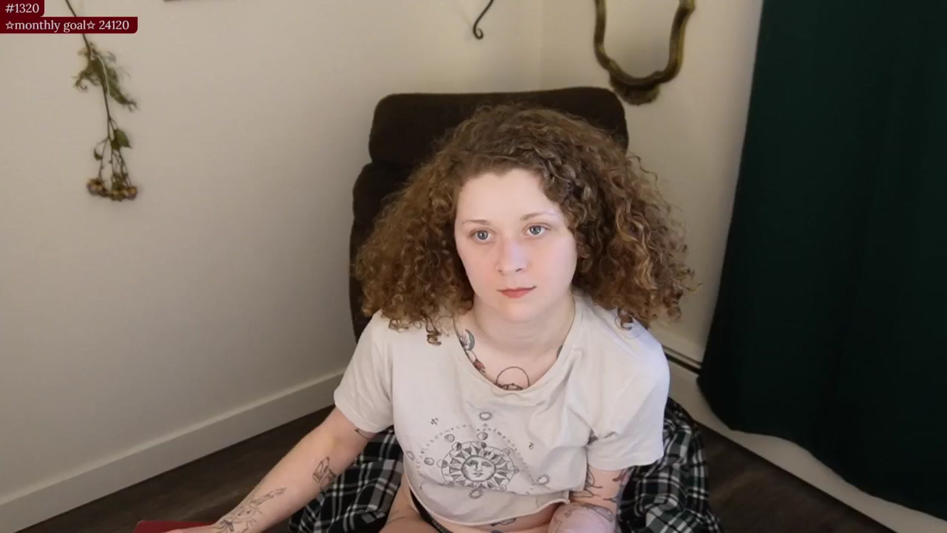 Gallery image thumbnail from PeachyQueen_'s myfreecams stream on, 12/01/2025, 21:33 image 19 of 20