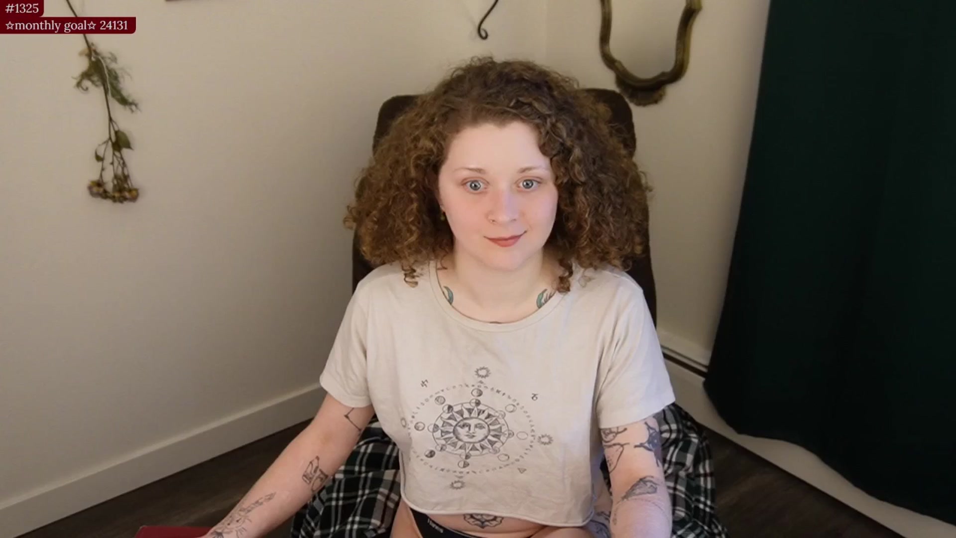 Gallery image thumbnail from PeachyQueen_'s myfreecams stream on, 12/01/2025, 21:33 image 5 of 20