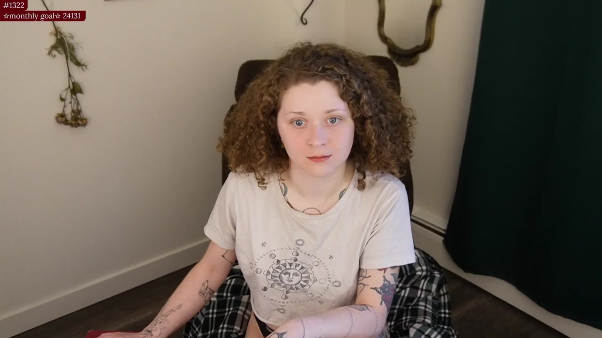 Gallery image thumbnail from PeachyQueen_'s myfreecams stream on, 12/01/2025, 21:33 image 3 of 20