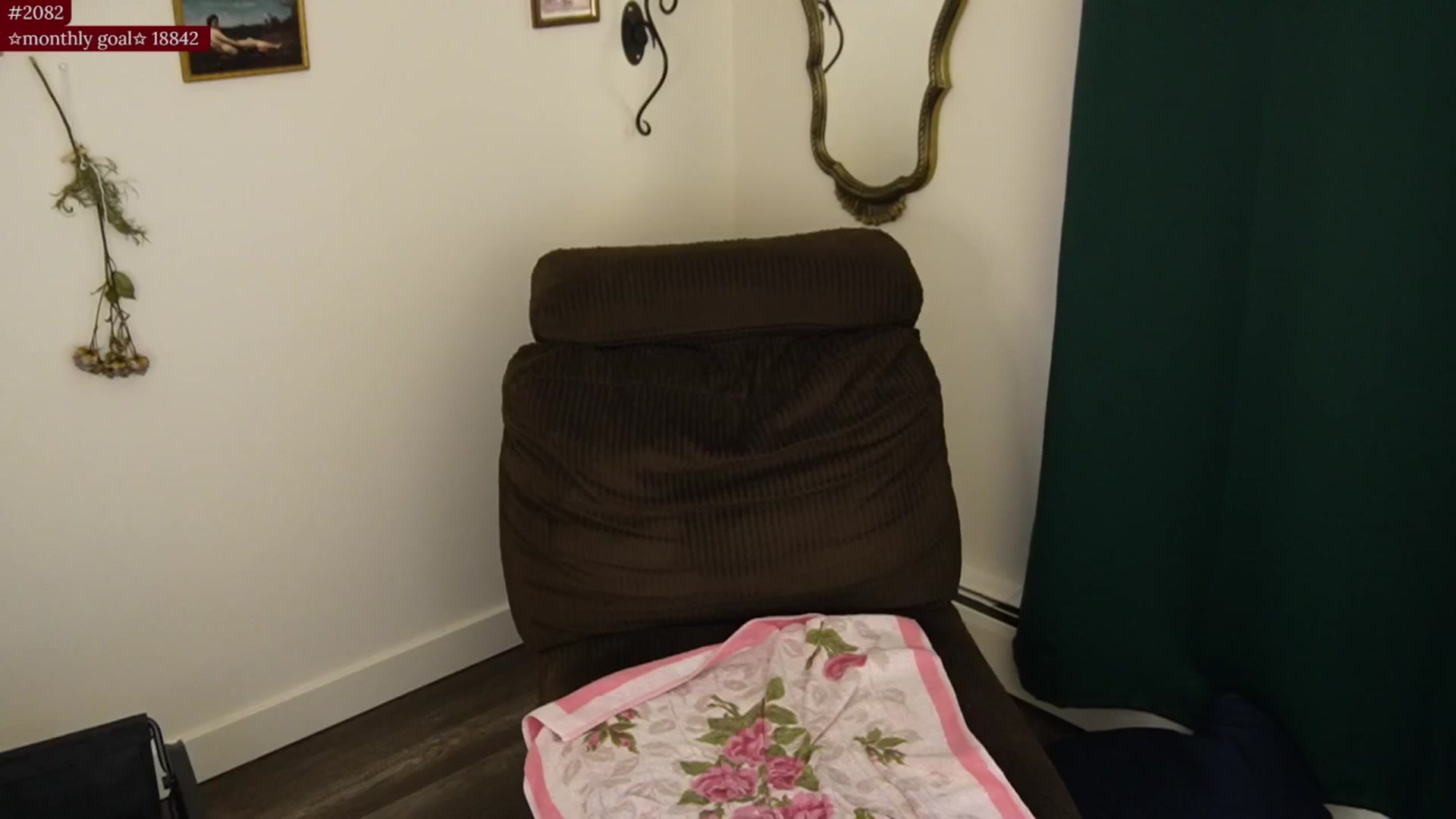 Gallery image thumbnail from PeachyQueen_'s myfreecams stream on, 12/12/2025, 23:00 image 13 of 20