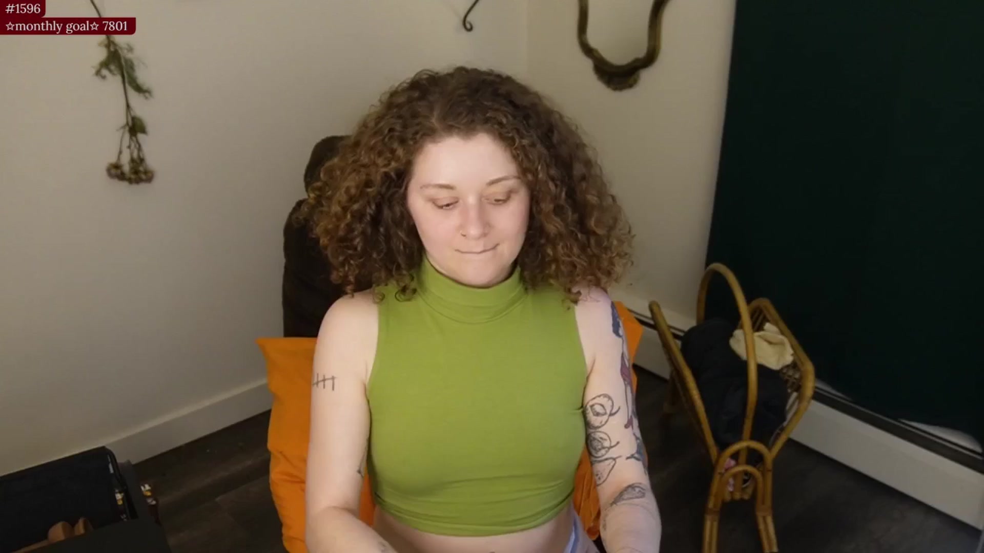 Gallery image thumbnail from PeachyQueen_'s myfreecams stream on, 12/31/2025, 23:02 image 17 of 20