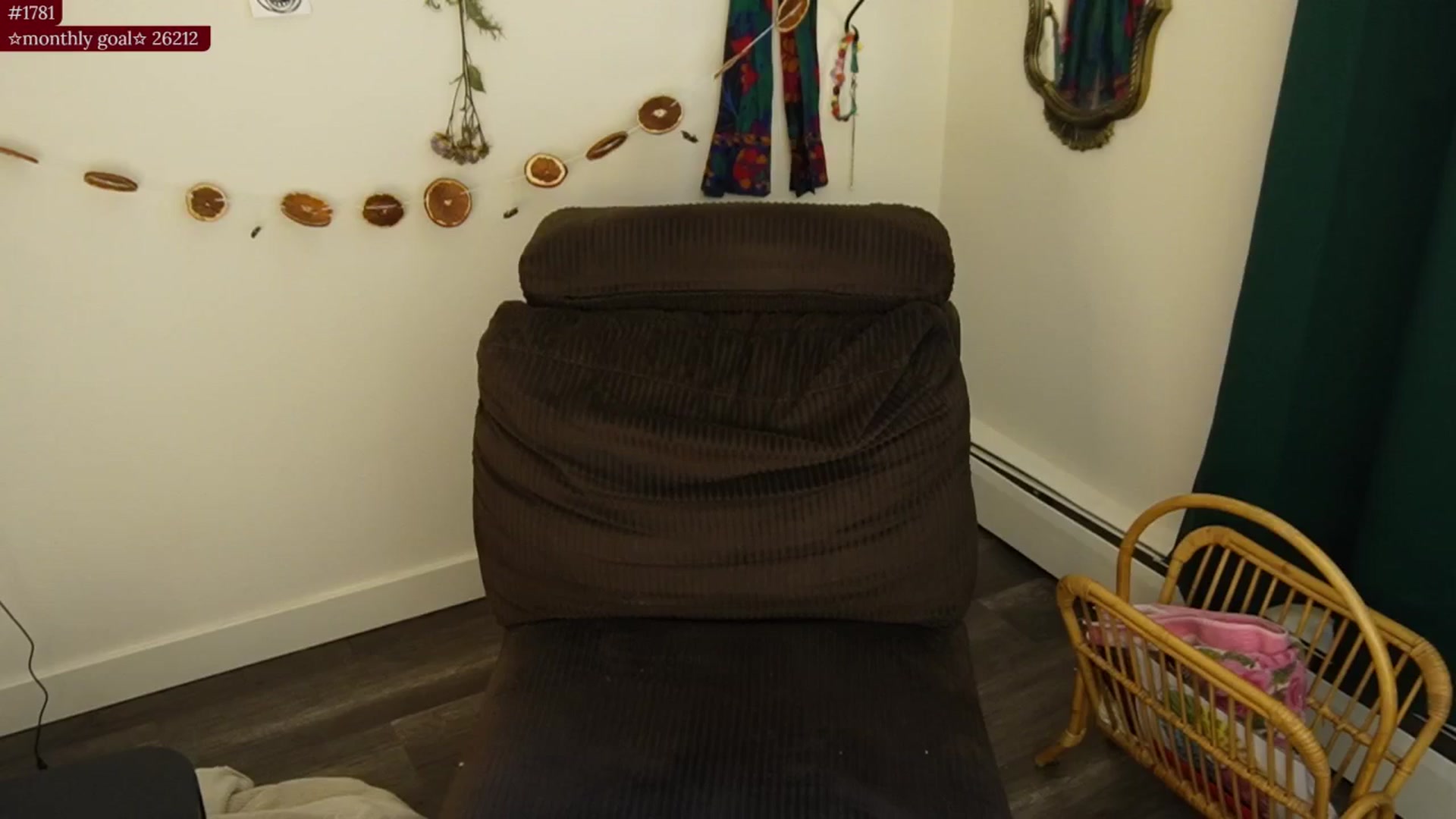 Gallery image thumbnail from PeachyQueen_'s myfreecams stream on, 02/10/2026, 20:37 image 3 of 20
