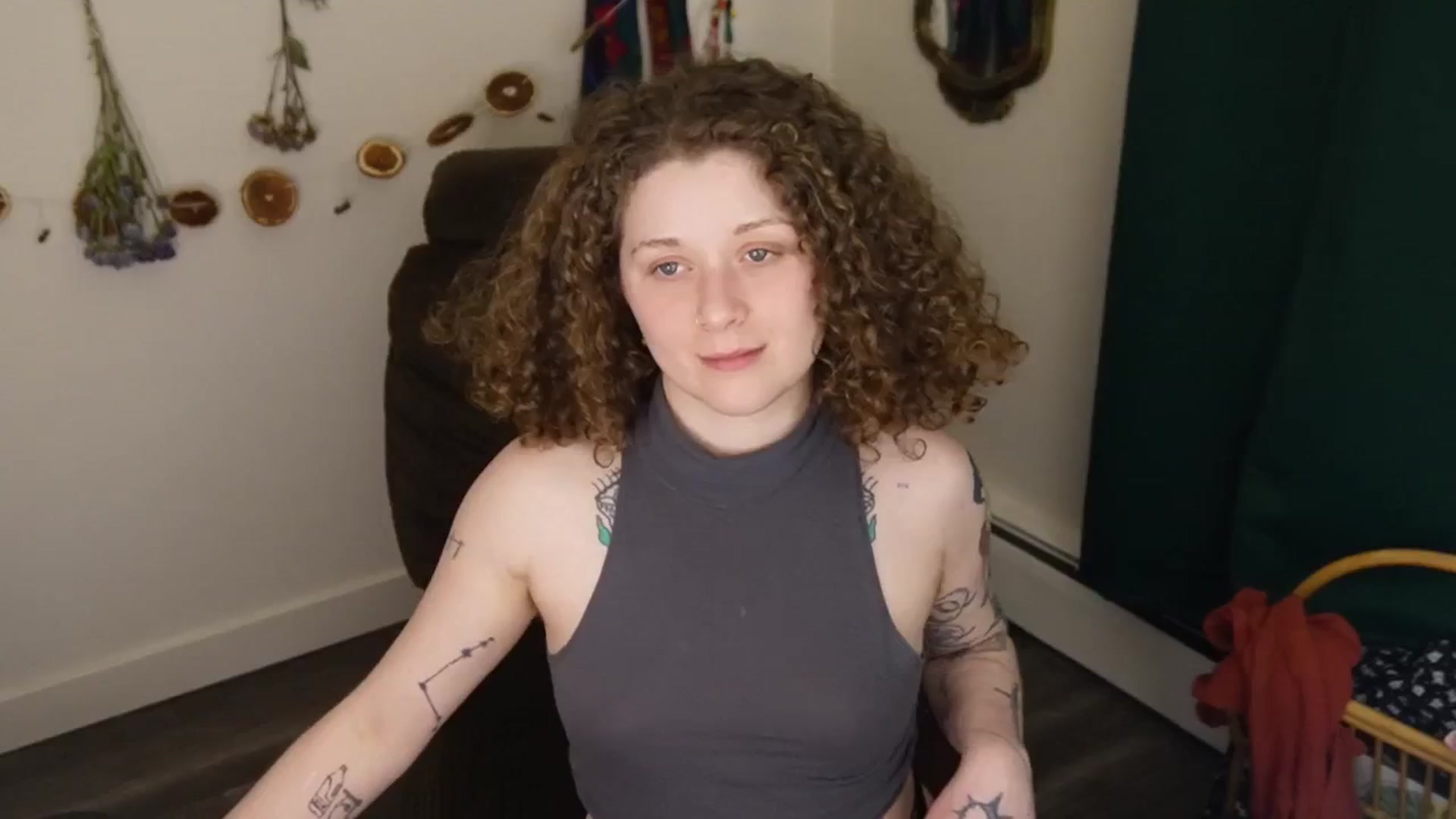 Gallery image thumbnail from PeachyQueen_'s myfreecams stream on, 02/19/2026, 07:59 image 16 of 20