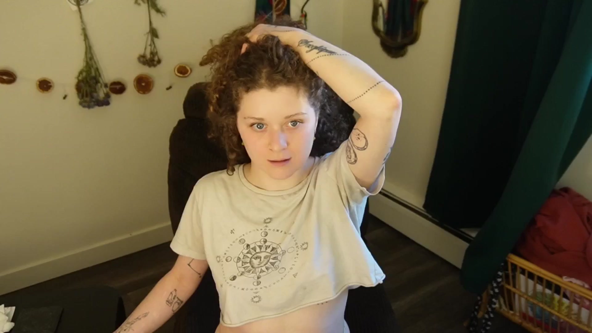 Gallery image thumbnail from PeachyQueen_'s myfreecams stream on, 02/21/2026, 24:43 image 7 of 20