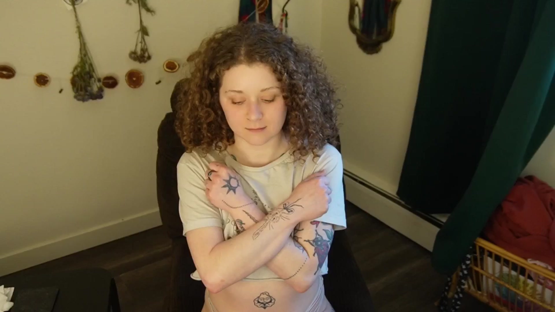 Gallery image thumbnail from PeachyQueen_'s myfreecams stream on, 02/21/2026, 24:43 image 8 of 20