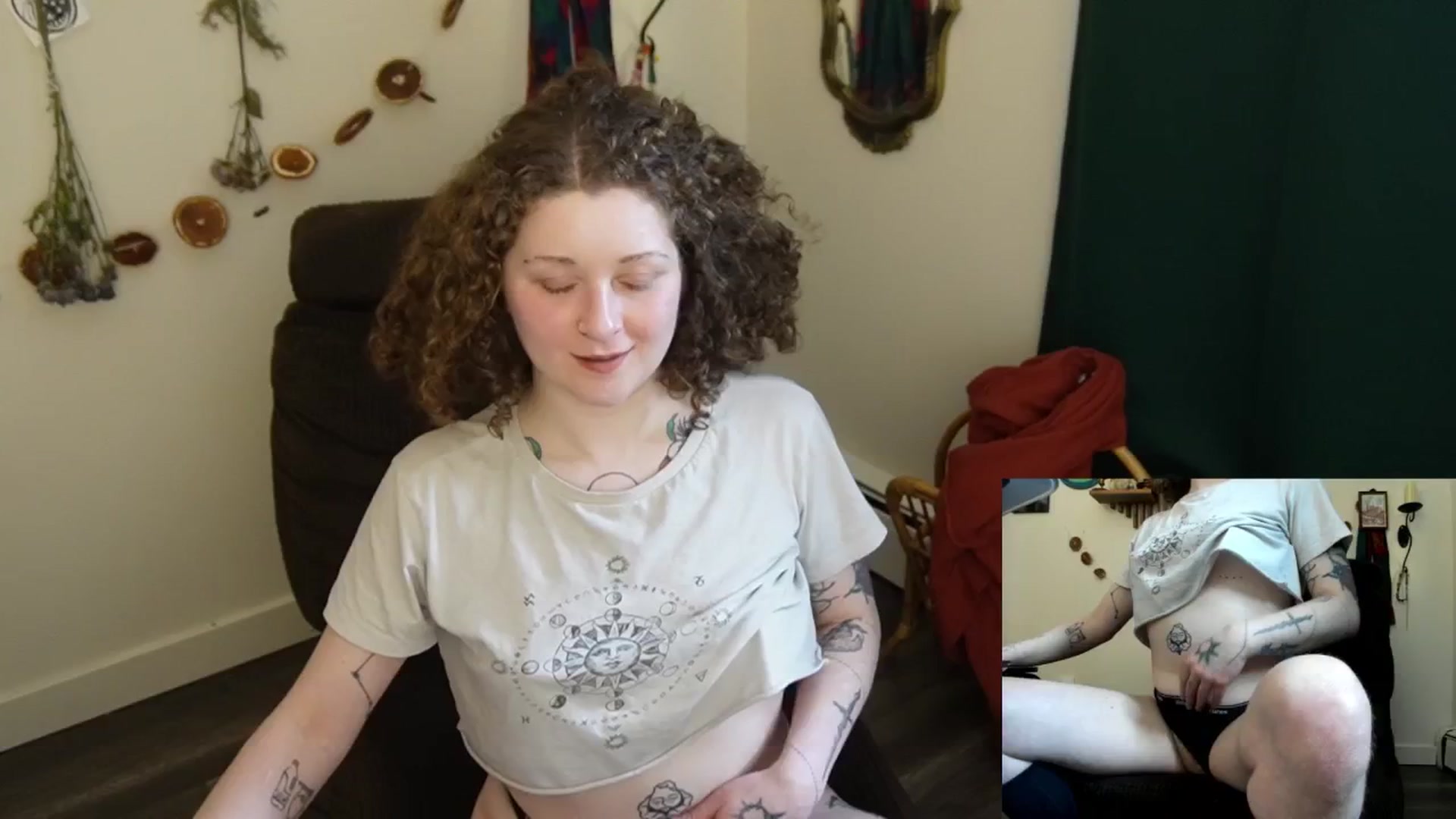 Gallery image thumbnail from PeachyQueen_'s myfreecams stream on, 02/25/2026, 22:25 image 18 of 20