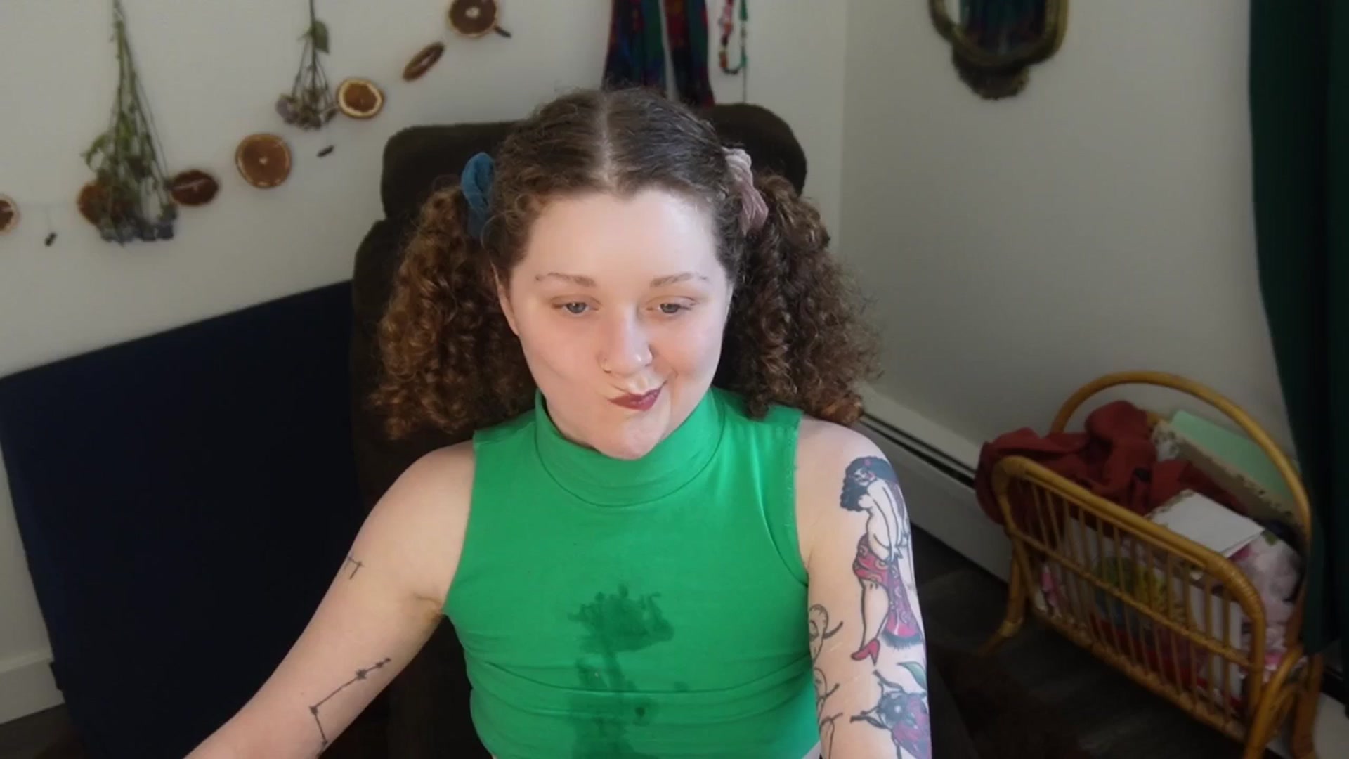 Gallery image thumbnail from PeachyQueen_'s myfreecams stream on, 03/02/2026, 19:39 image 13 of 20
