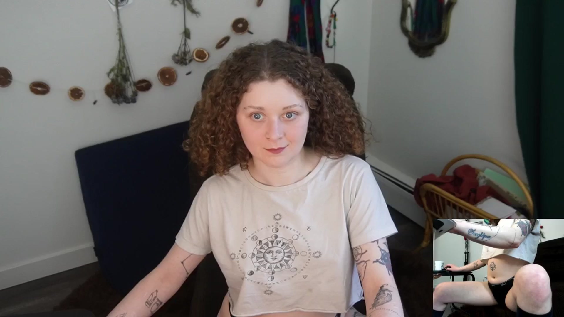 Gallery image thumbnail from PeachyQueen_'s myfreecams stream on, 03/03/2026, 22:29 image 11 of 20