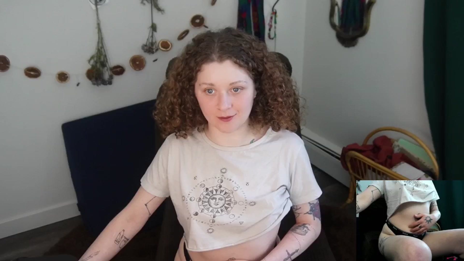 Gallery image thumbnail from PeachyQueen_'s myfreecams stream on, 03/03/2026, 22:29 image 7 of 20