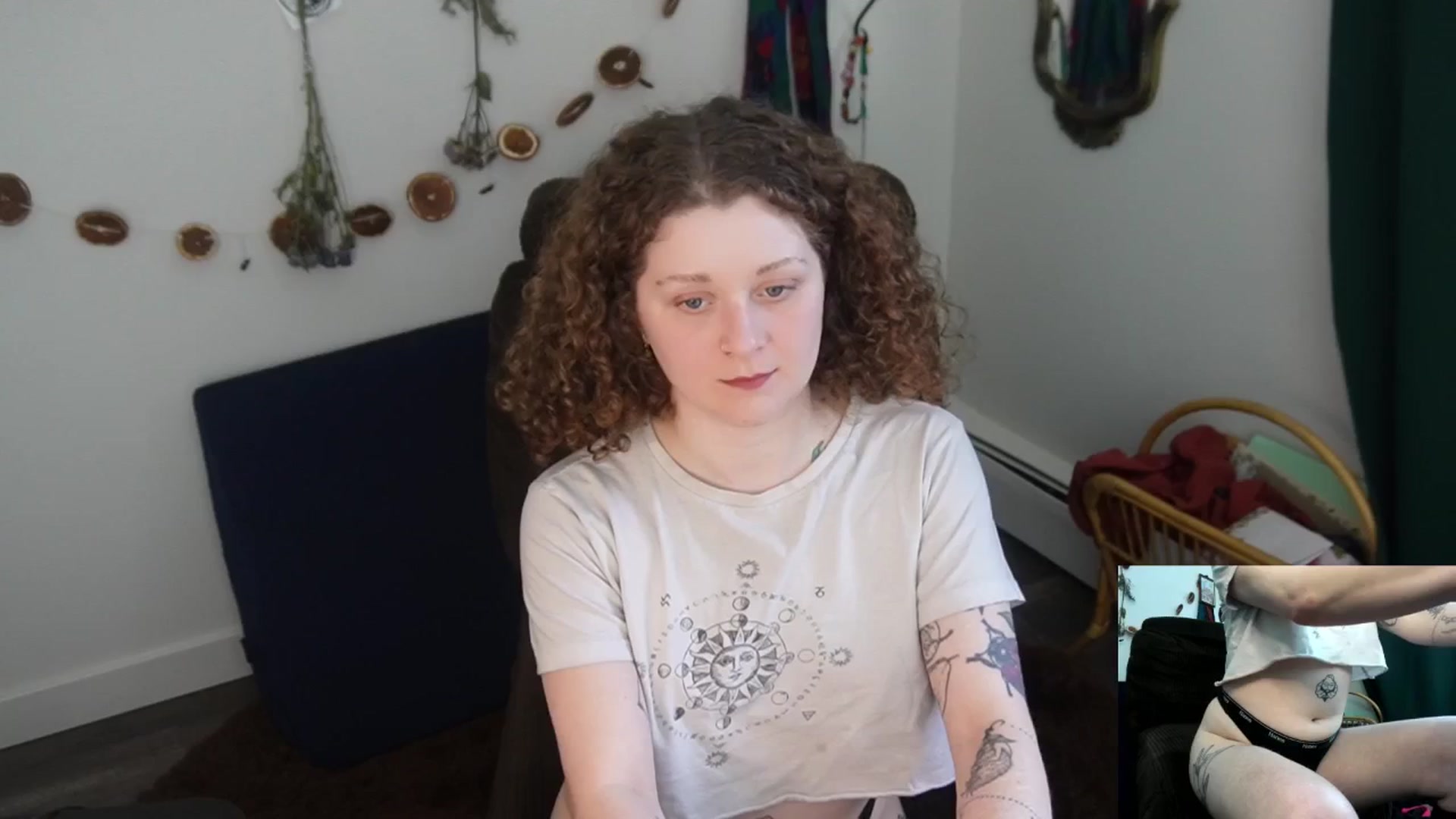 Gallery image thumbnail from PeachyQueen_'s myfreecams stream on, 03/03/2026, 22:29 image 6 of 20
