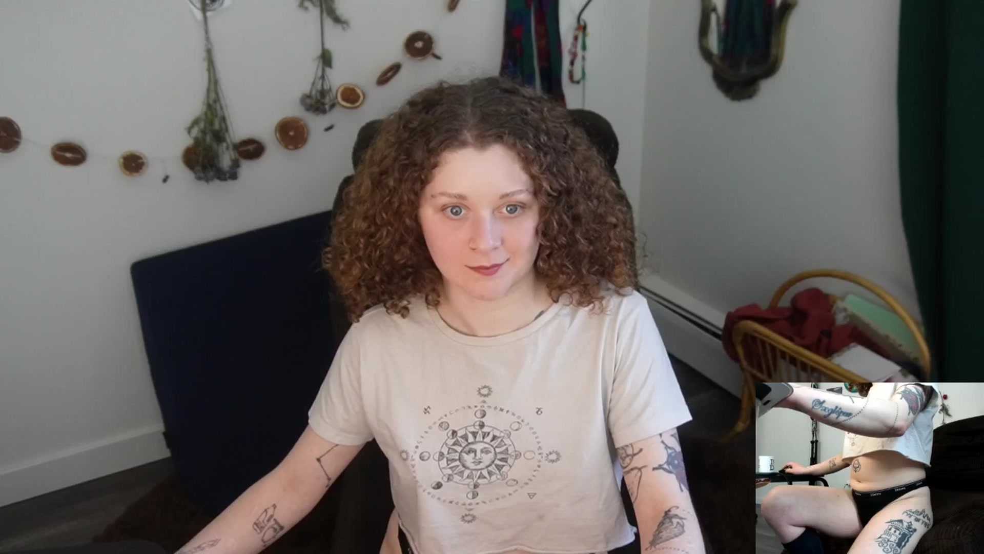 Gallery image thumbnail from PeachyQueen_'s myfreecams stream on, 03/03/2026, 22:29 image 18 of 20