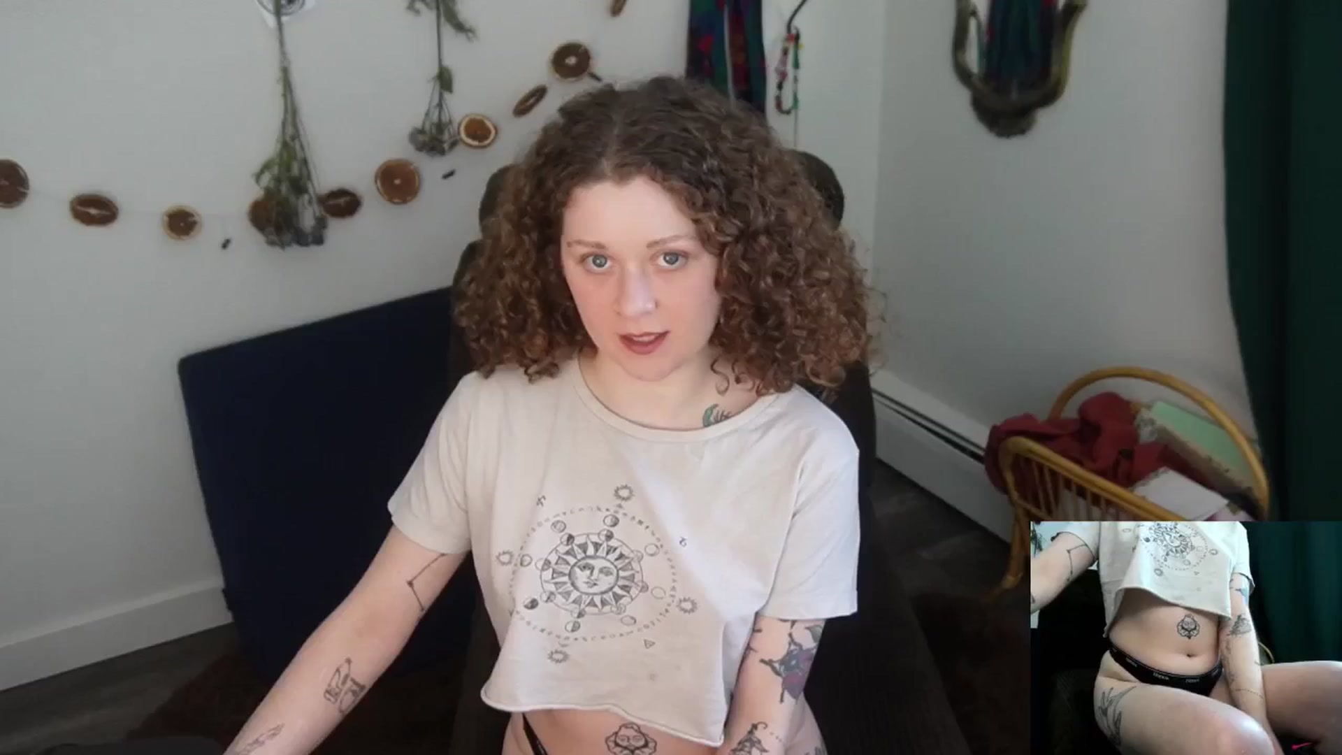Gallery image thumbnail from PeachyQueen_'s myfreecams stream on, 03/03/2026, 22:29 image 5 of 20