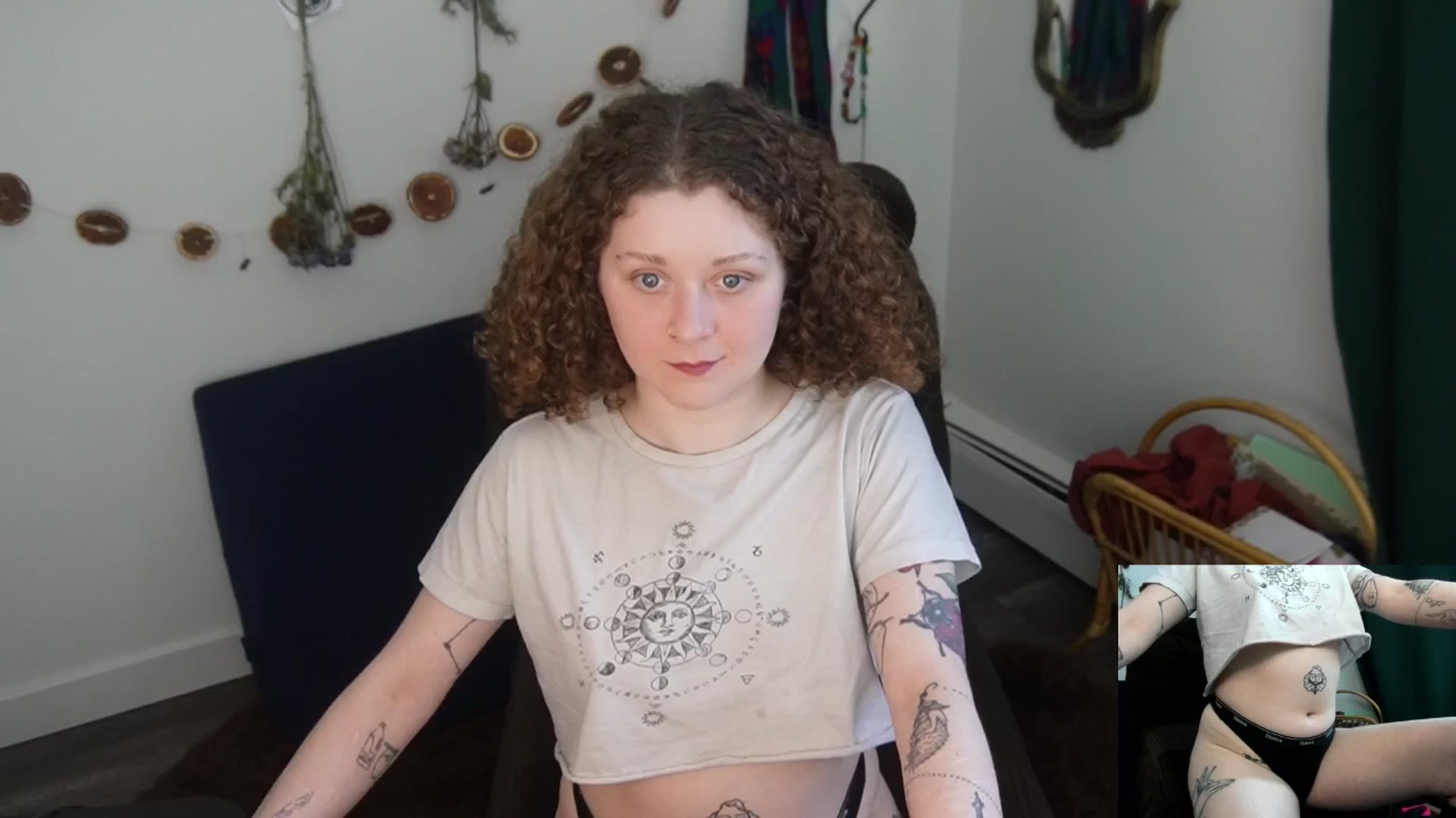 Gallery image thumbnail from PeachyQueen_'s myfreecams stream on, 03/03/2026, 22:29 image 9 of 20