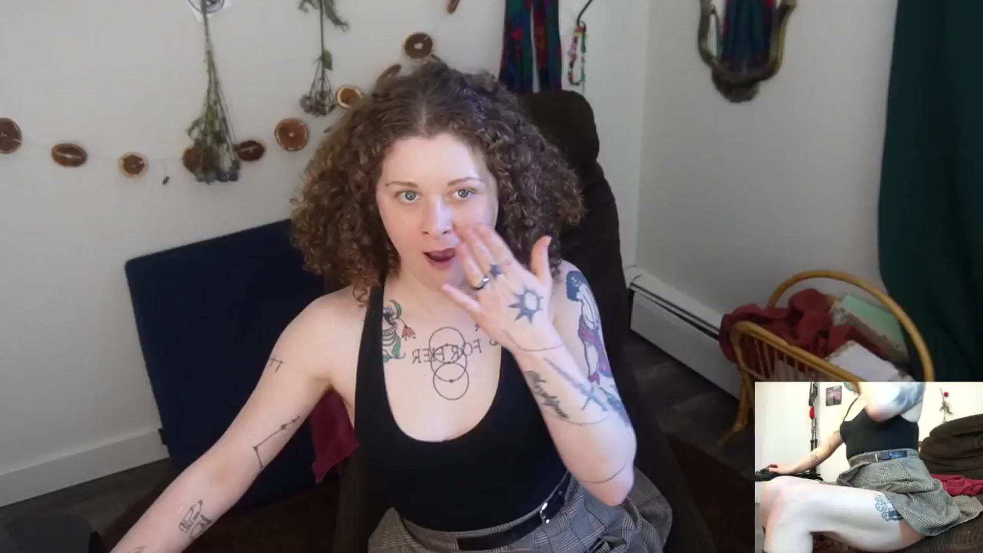 Gallery image thumbnail from PeachyQueen_'s myfreecams stream on, 03/04/2026, 22:58 image 13 of 20