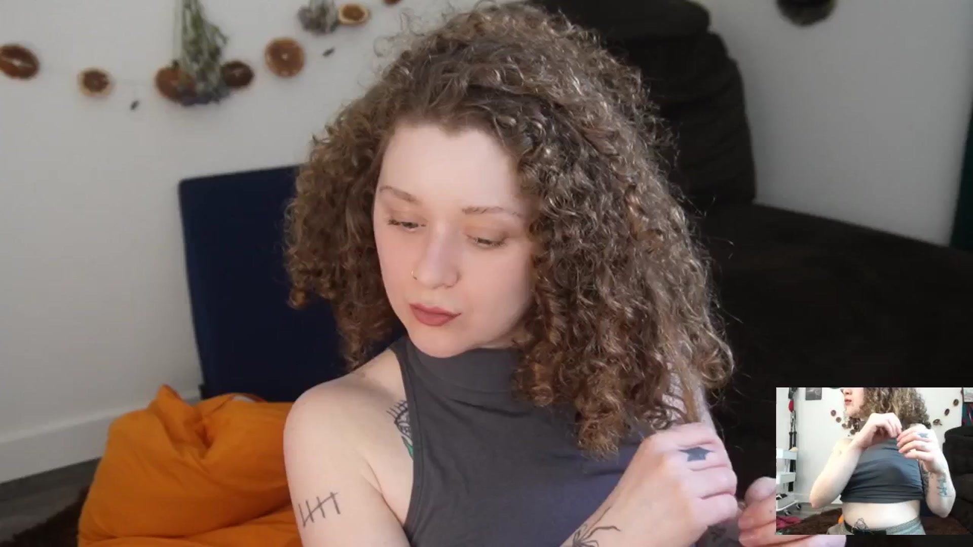 Gallery image thumbnail from PeachyQueen_'s myfreecams stream on, 03/16/2026, 19:56 image 11 of 20