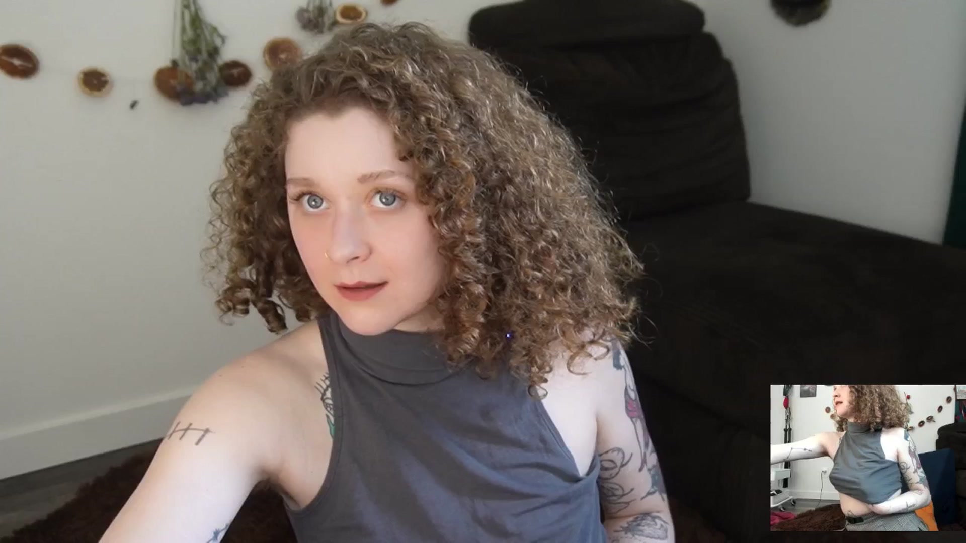 Gallery image thumbnail from PeachyQueen_'s myfreecams stream on, 03/16/2026, 19:56 image 6 of 20