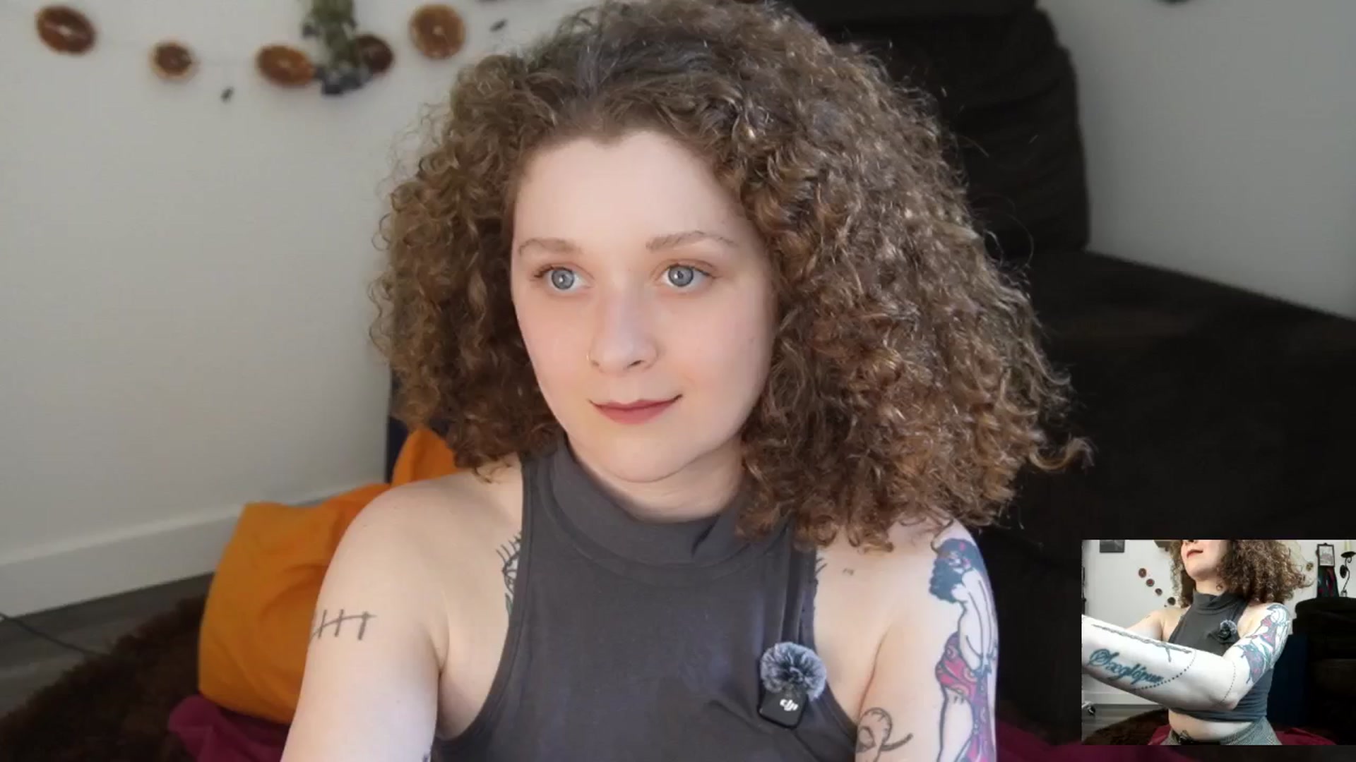 Gallery image thumbnail from PeachyQueen_'s myfreecams stream on, 03/16/2026, 21:00 image 18 of 20