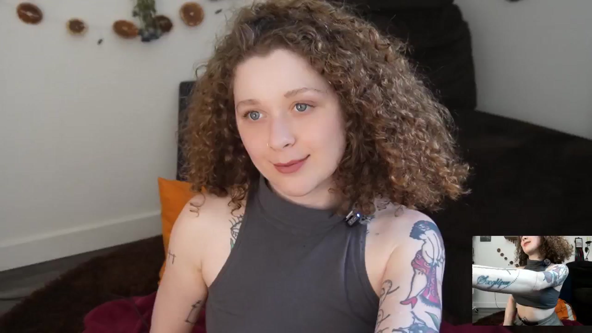 Gallery image thumbnail from PeachyQueen_'s myfreecams stream on, 03/16/2026, 21:00 image 4 of 20