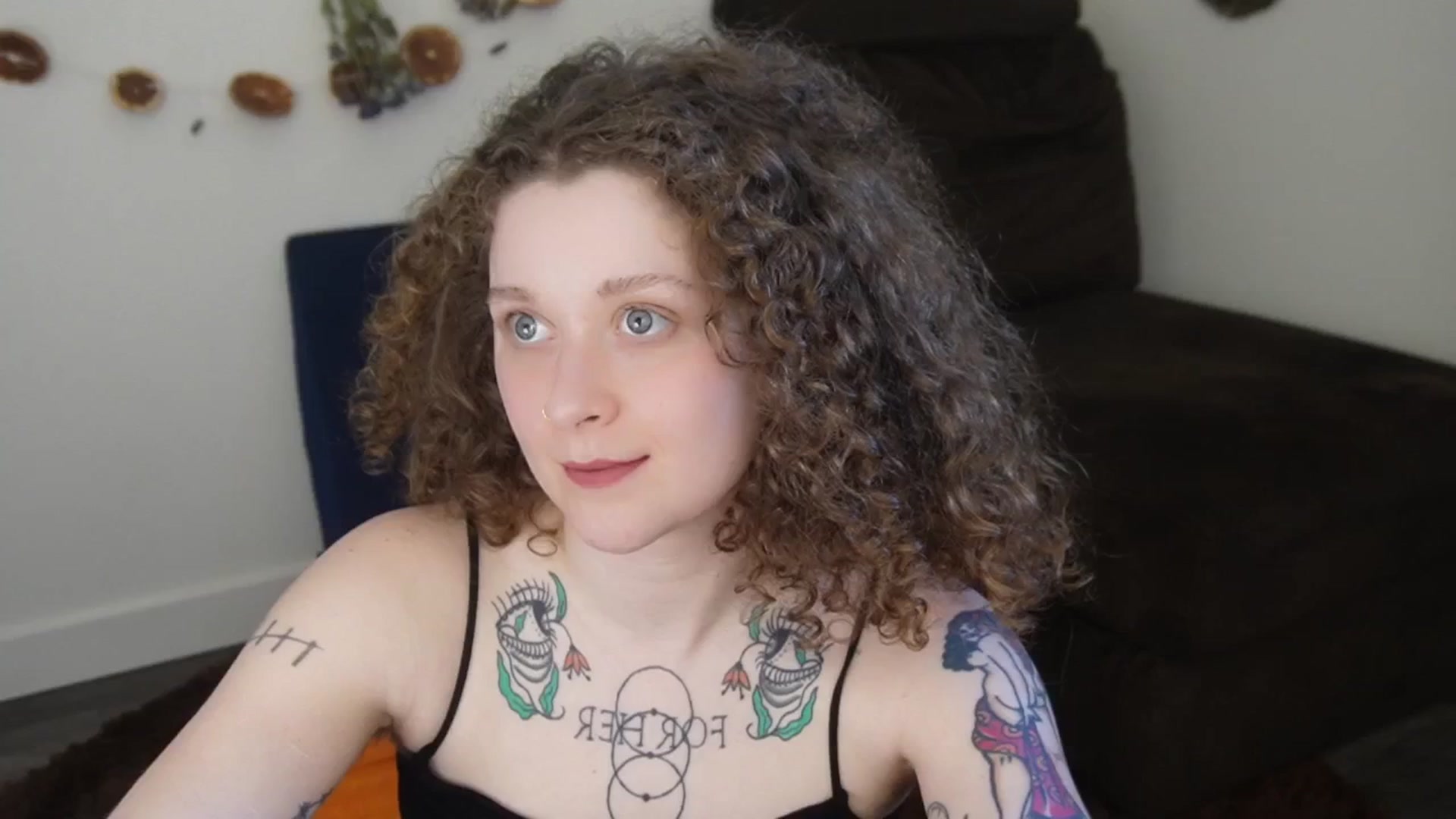 Gallery image thumbnail from PeachyQueen_'s myfreecams stream on, 03/18/2026, 20:46 image 14 of 20