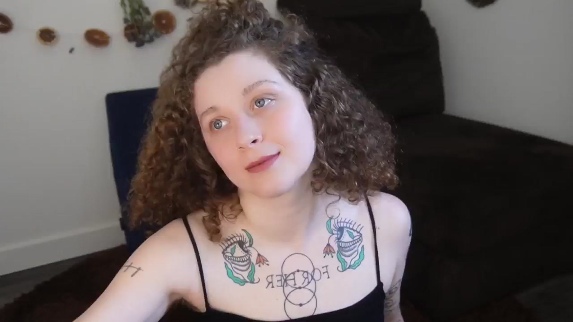 Gallery image thumbnail from PeachyQueen_'s myfreecams stream on, 03/18/2026, 20:46 image 1 of 20