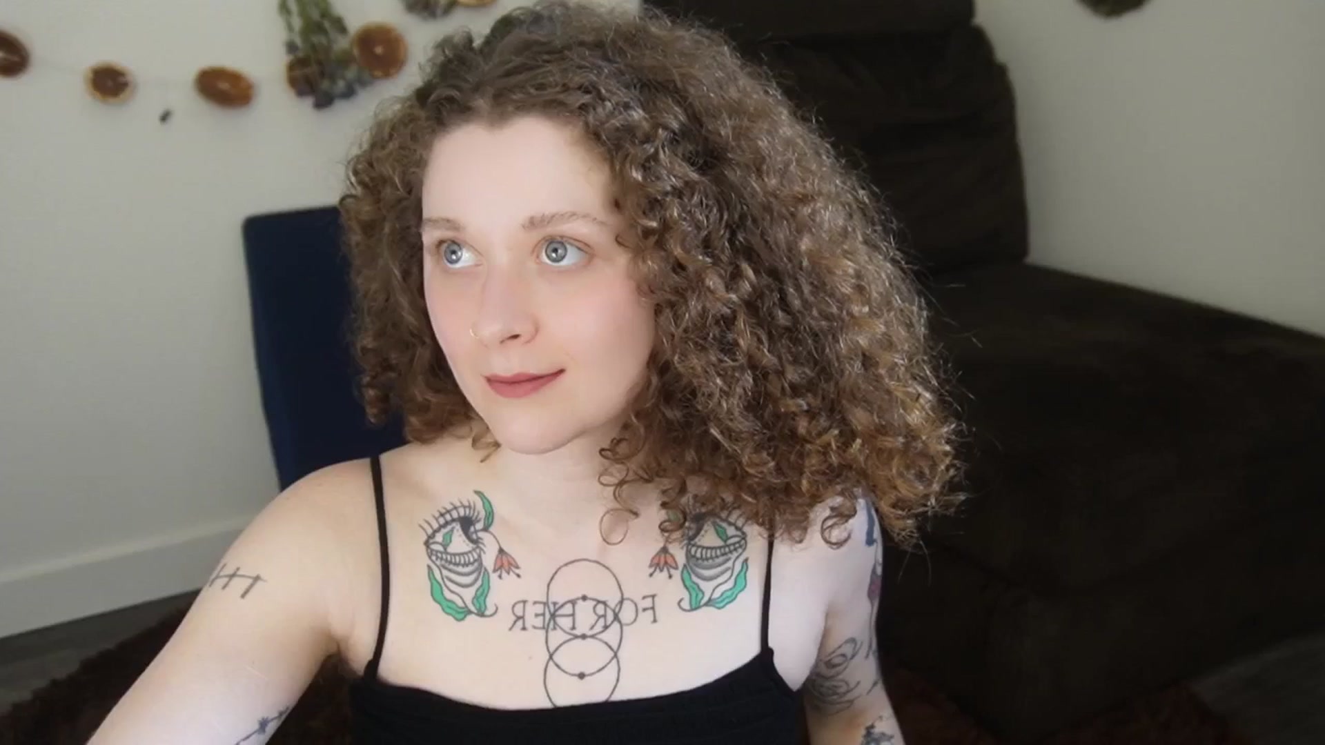 Gallery image thumbnail from PeachyQueen_'s myfreecams stream on, 03/18/2026, 20:46 image 2 of 20