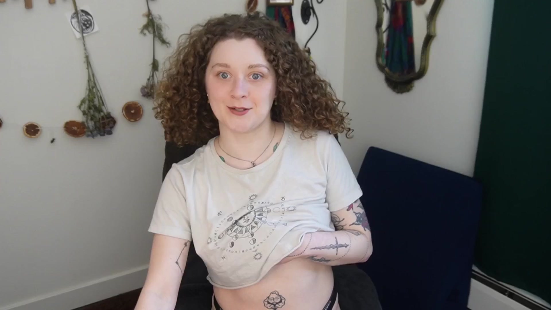 Gallery image thumbnail from PeachyQueen_'s myfreecams stream on, 03/25/2026, 20:15 image 2 of 20