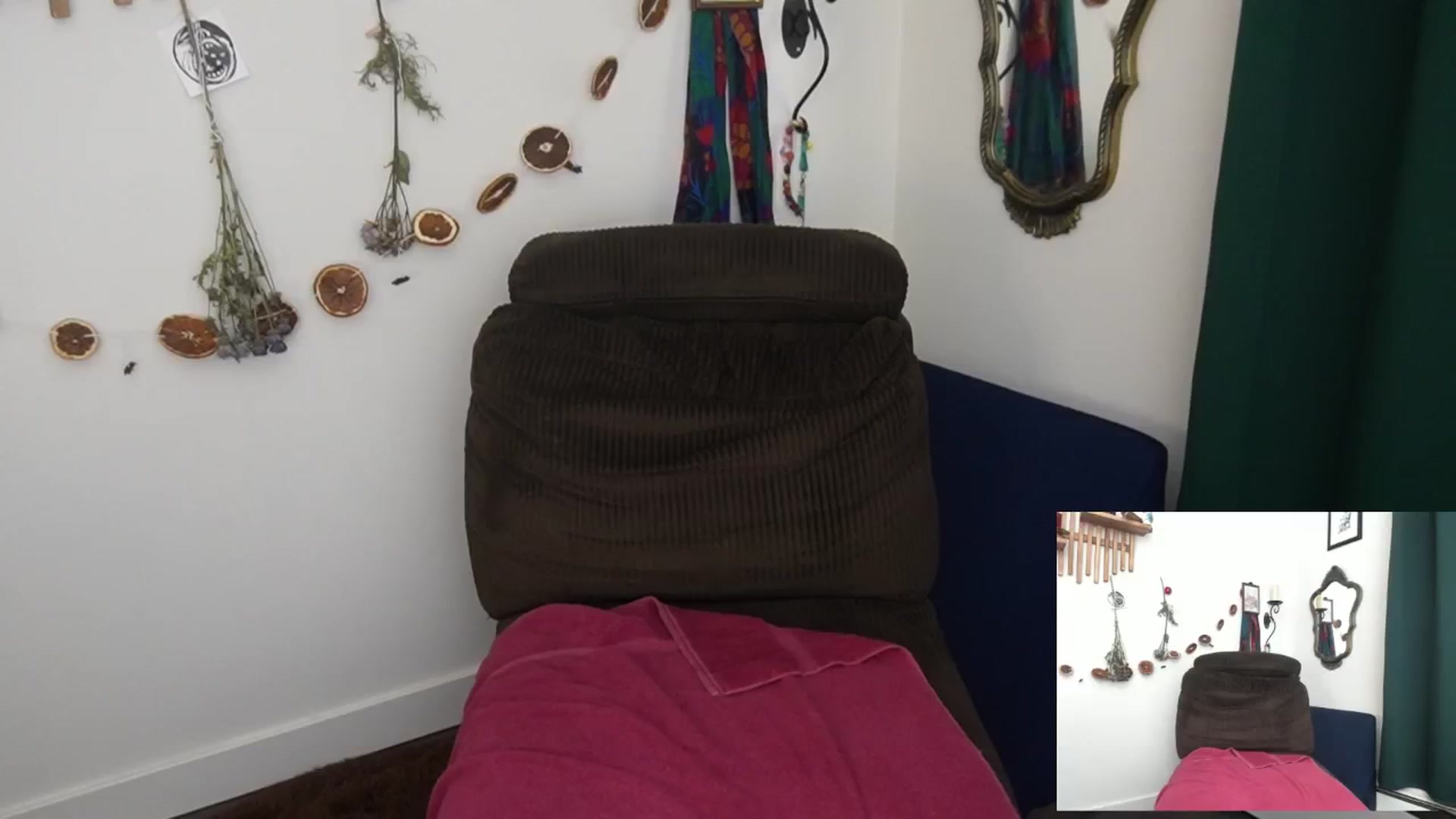 Gallery image thumbnail from PeachyQueen_'s myfreecams stream on, 03/29/2026, 06:05 image 16 of 20