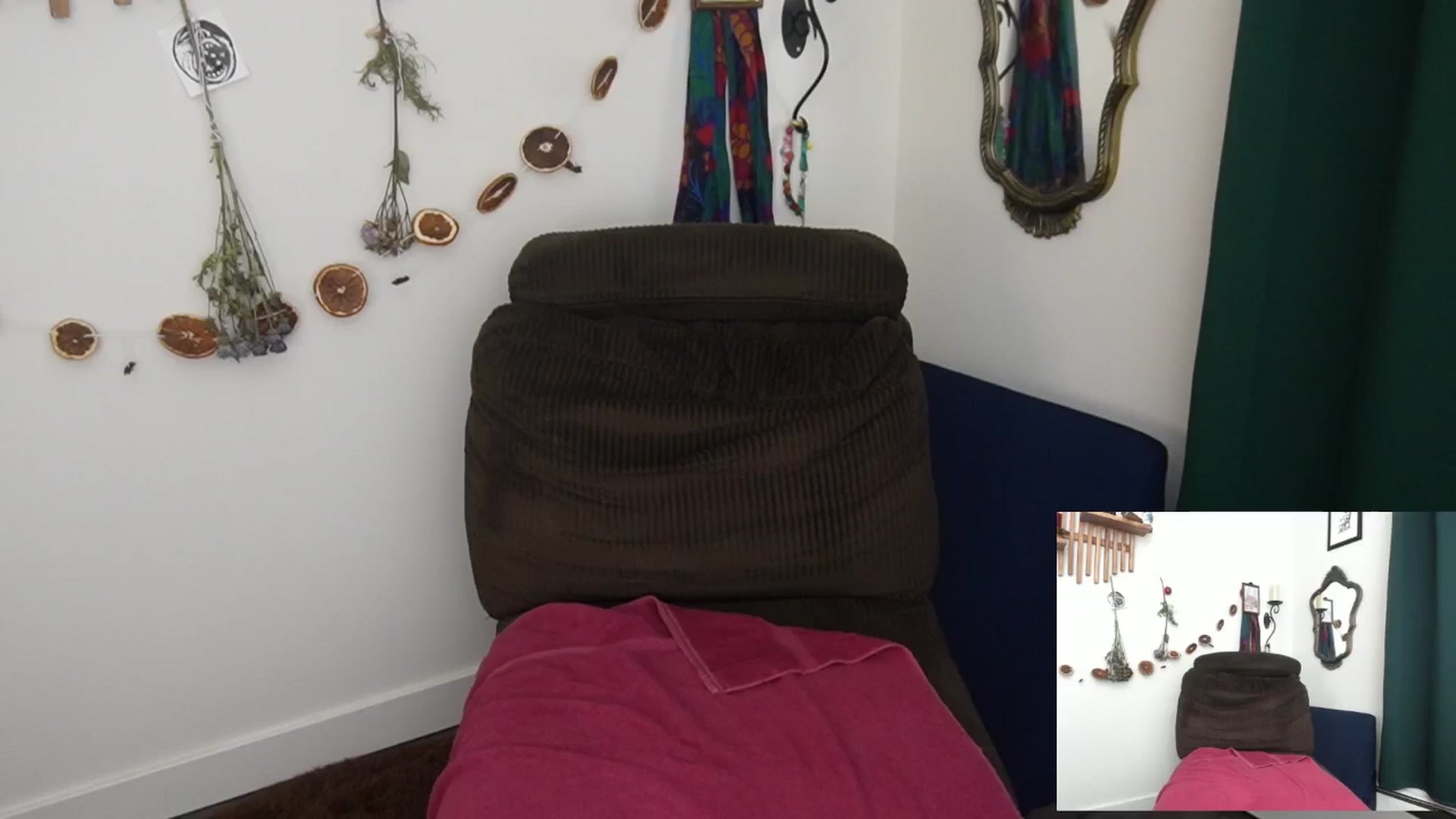 Gallery image thumbnail from PeachyQueen_'s myfreecams stream on, 03/29/2026, 06:05 image 17 of 20