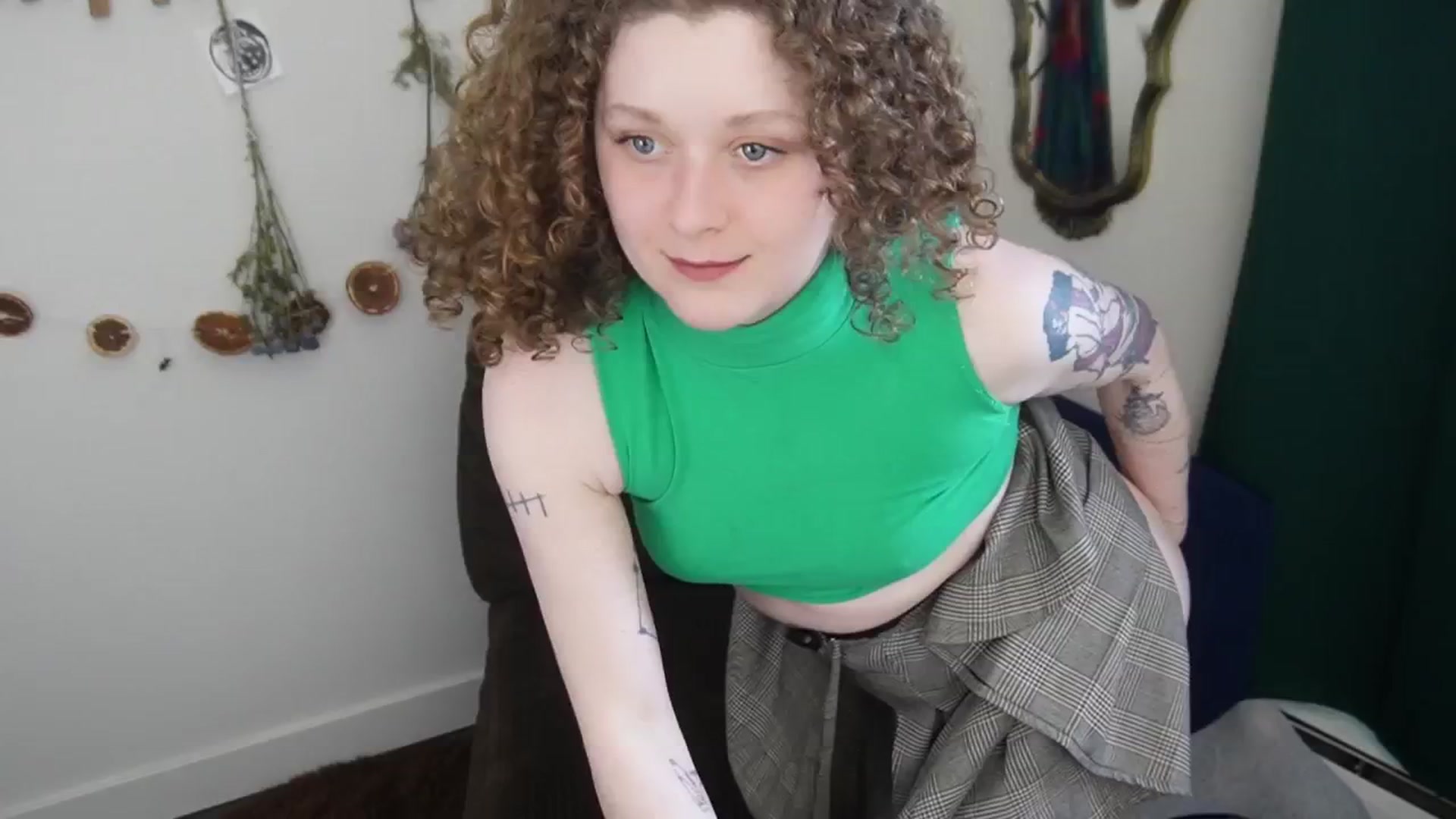 Gallery image thumbnail from PeachyQueen_'s myfreecams stream on, 04/06/2026, 20:27 image 2 of 20