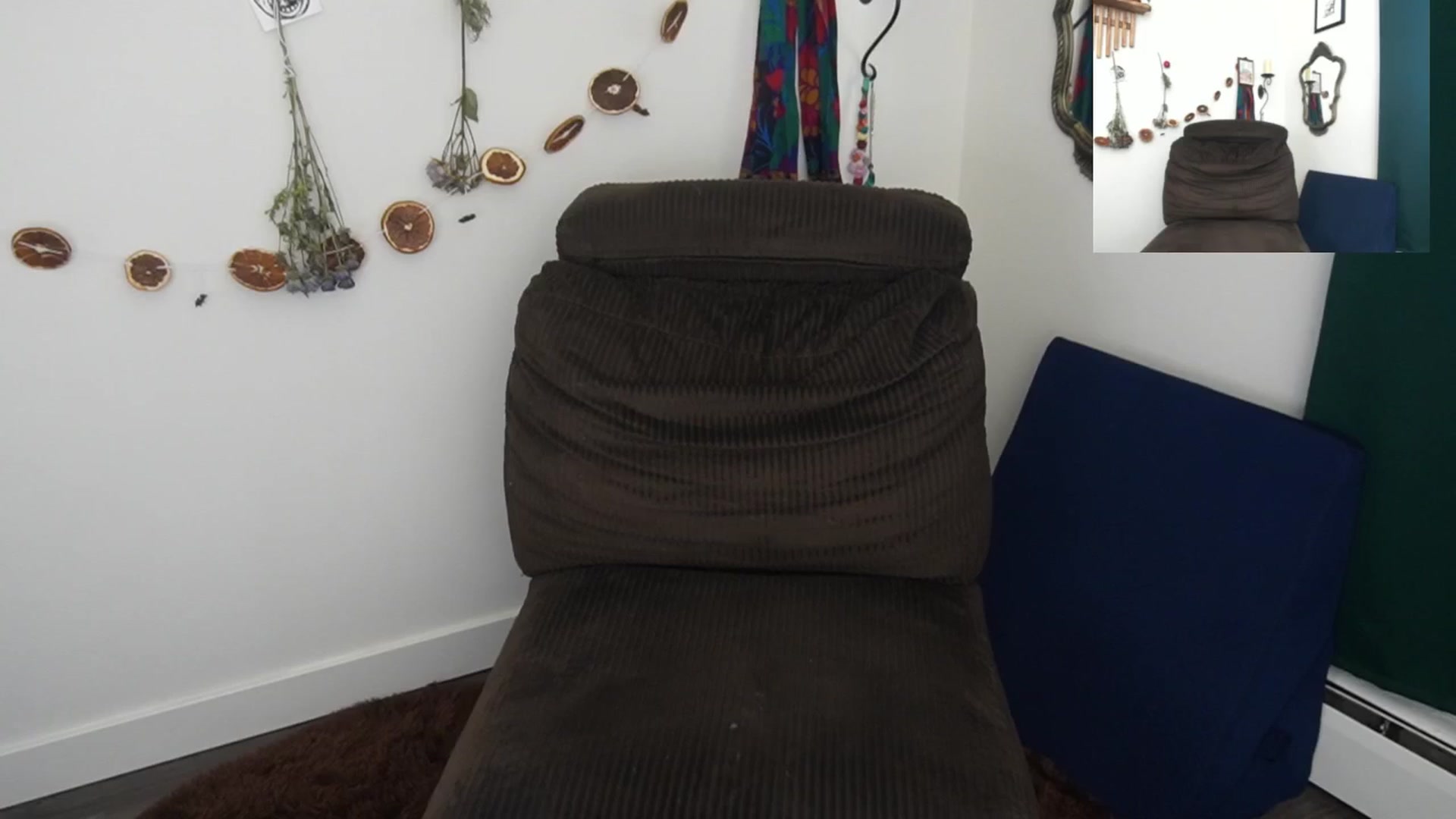 Gallery image thumbnail from PeachyQueen_'s myfreecams stream on, 04/10/2026, 21:48 image 6 of 20