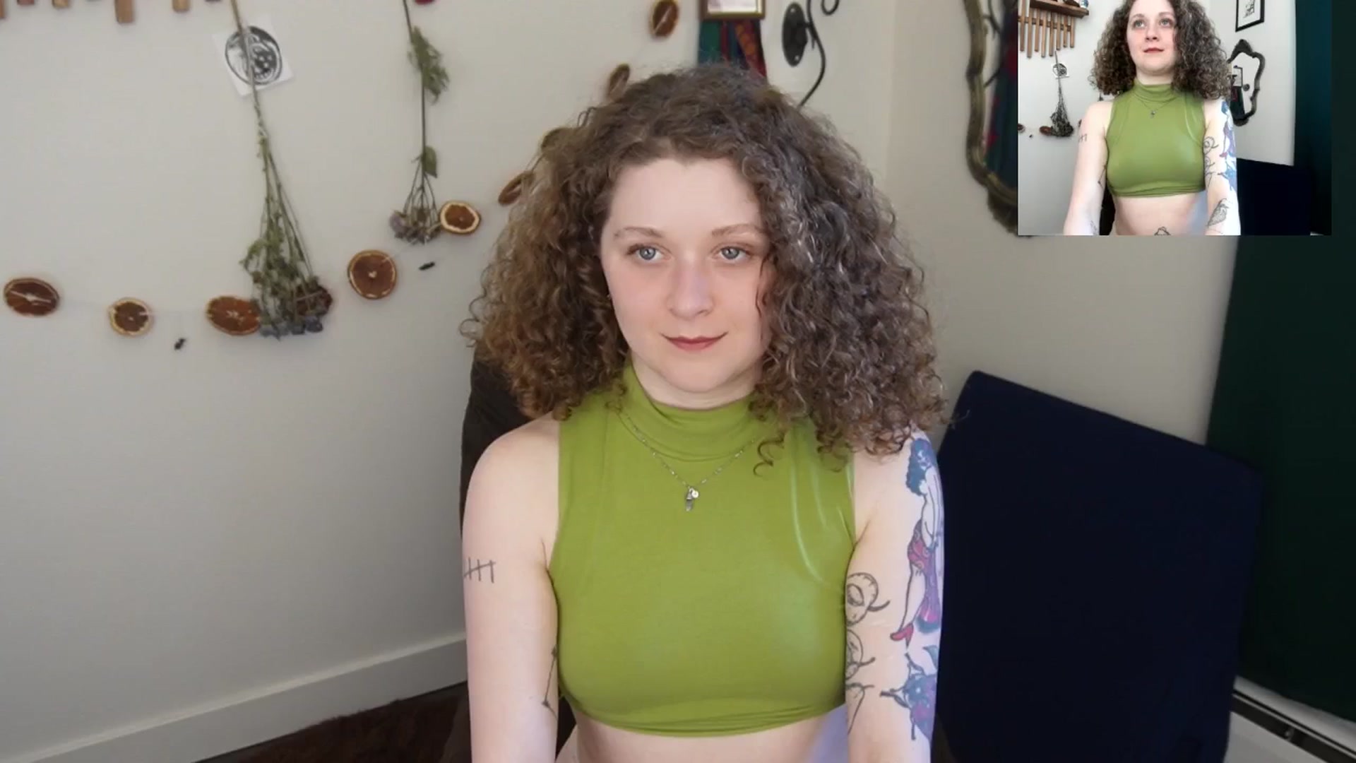 Gallery image thumbnail from PeachyQueen_'s myfreecams stream on, 04/10/2026, 21:48 image 2 of 20