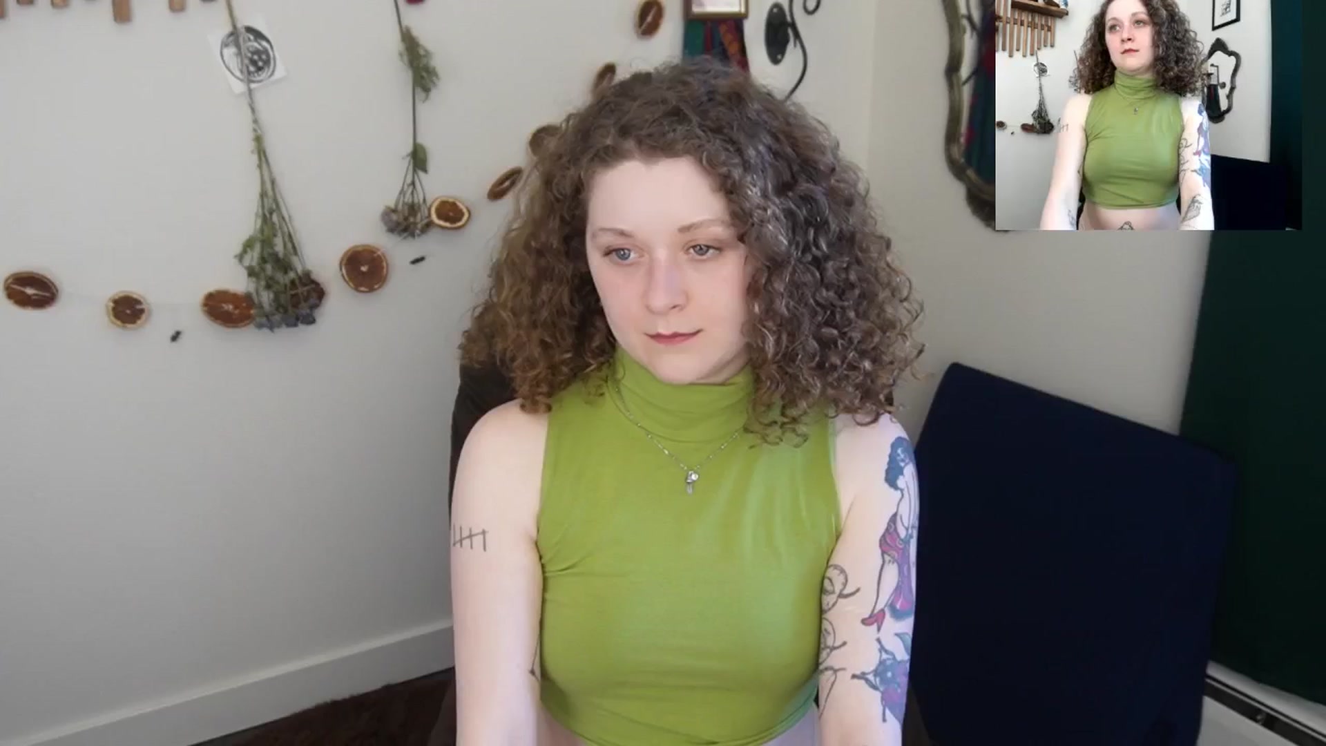 Gallery image thumbnail from PeachyQueen_'s myfreecams stream on, 04/10/2026, 21:48 image 1 of 20
