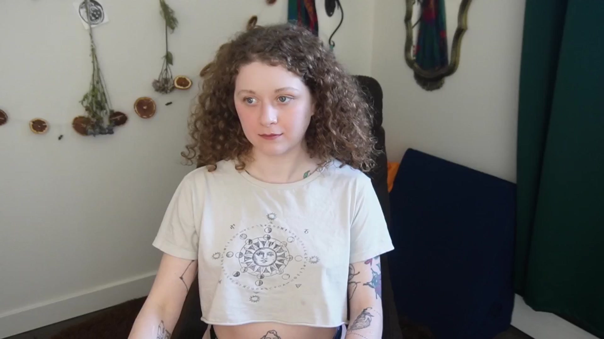 Gallery image thumbnail from PeachyQueen_'s myfreecams stream on, 04/13/2026, 22:29 image 13 of 20