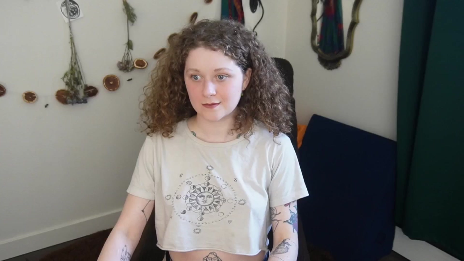 Gallery image thumbnail from PeachyQueen_'s myfreecams stream on, 04/13/2026, 22:29 image 14 of 20