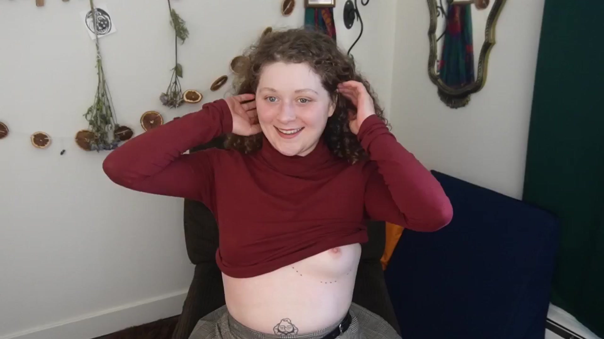 Gallery image thumbnail from PeachyQueen_'s myfreecams stream on, 04/14/2026, 19:13 image 12 of 20