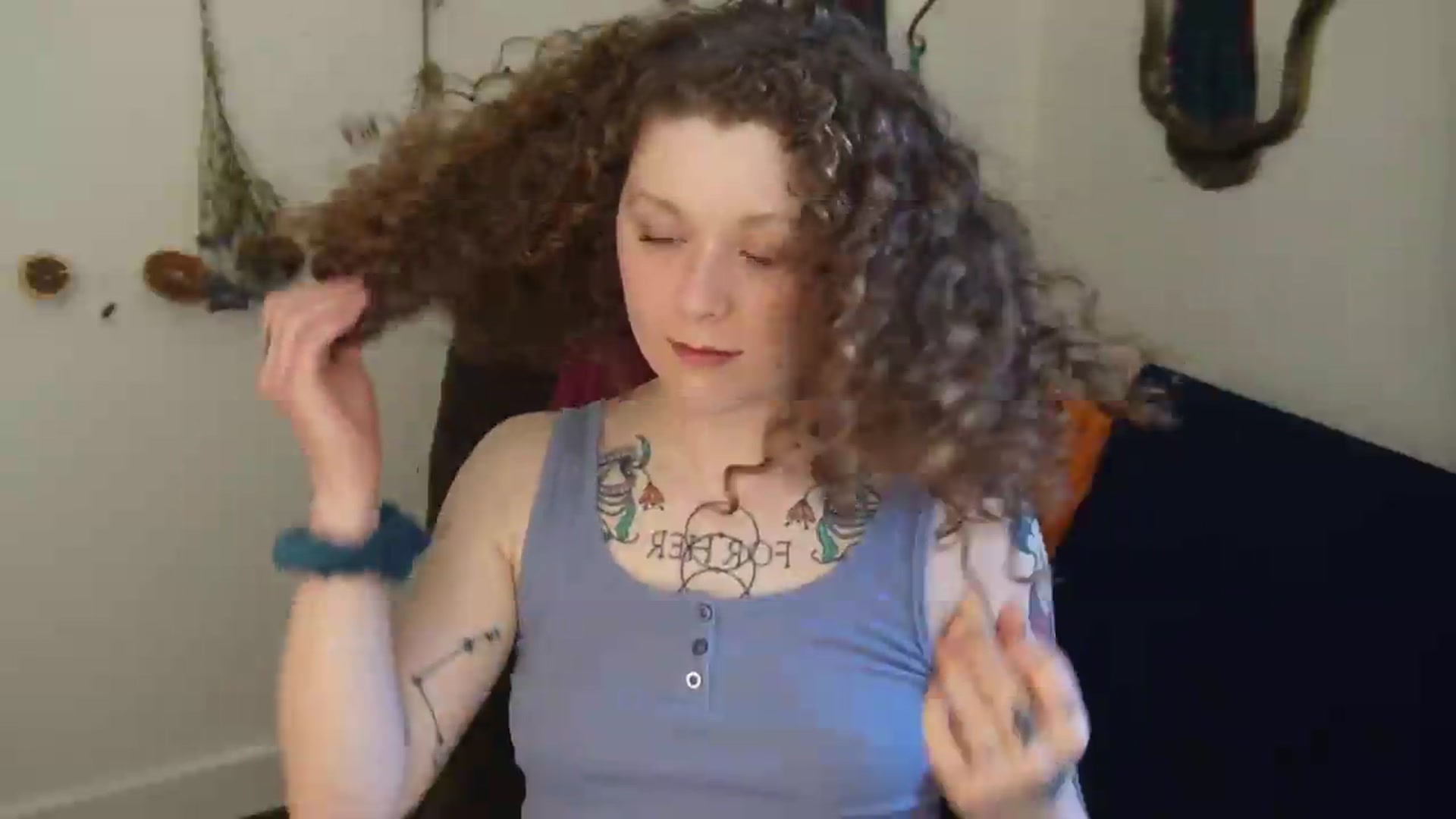 Gallery image thumbnail from PeachyQueen_'s myfreecams stream on, 04/17/2026, 22:20 image 5 of 20