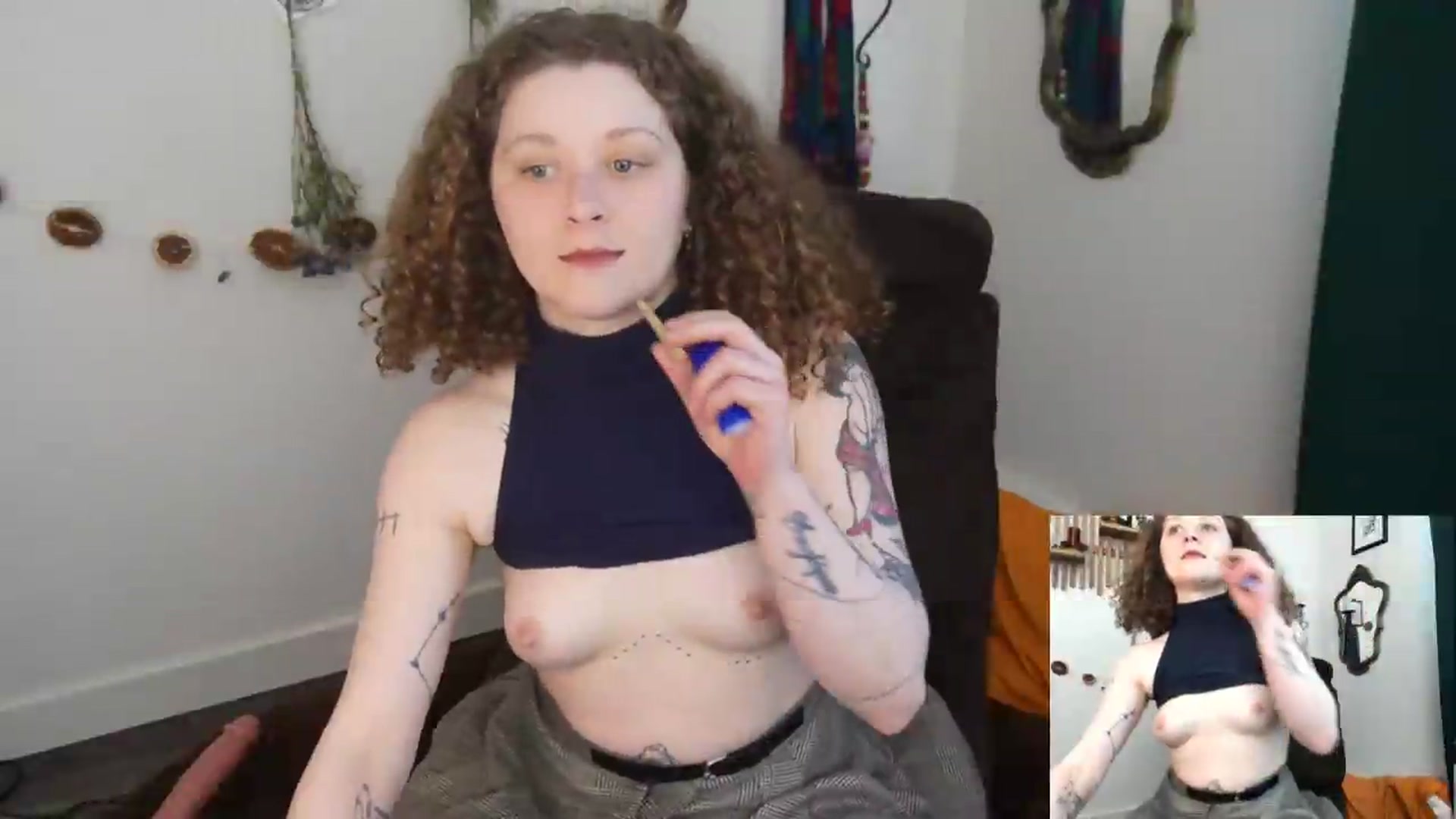 Gallery image thumbnail from PeachyQueen_'s myfreecams stream on, 04/24/2026, 19:39 image 16 of 20