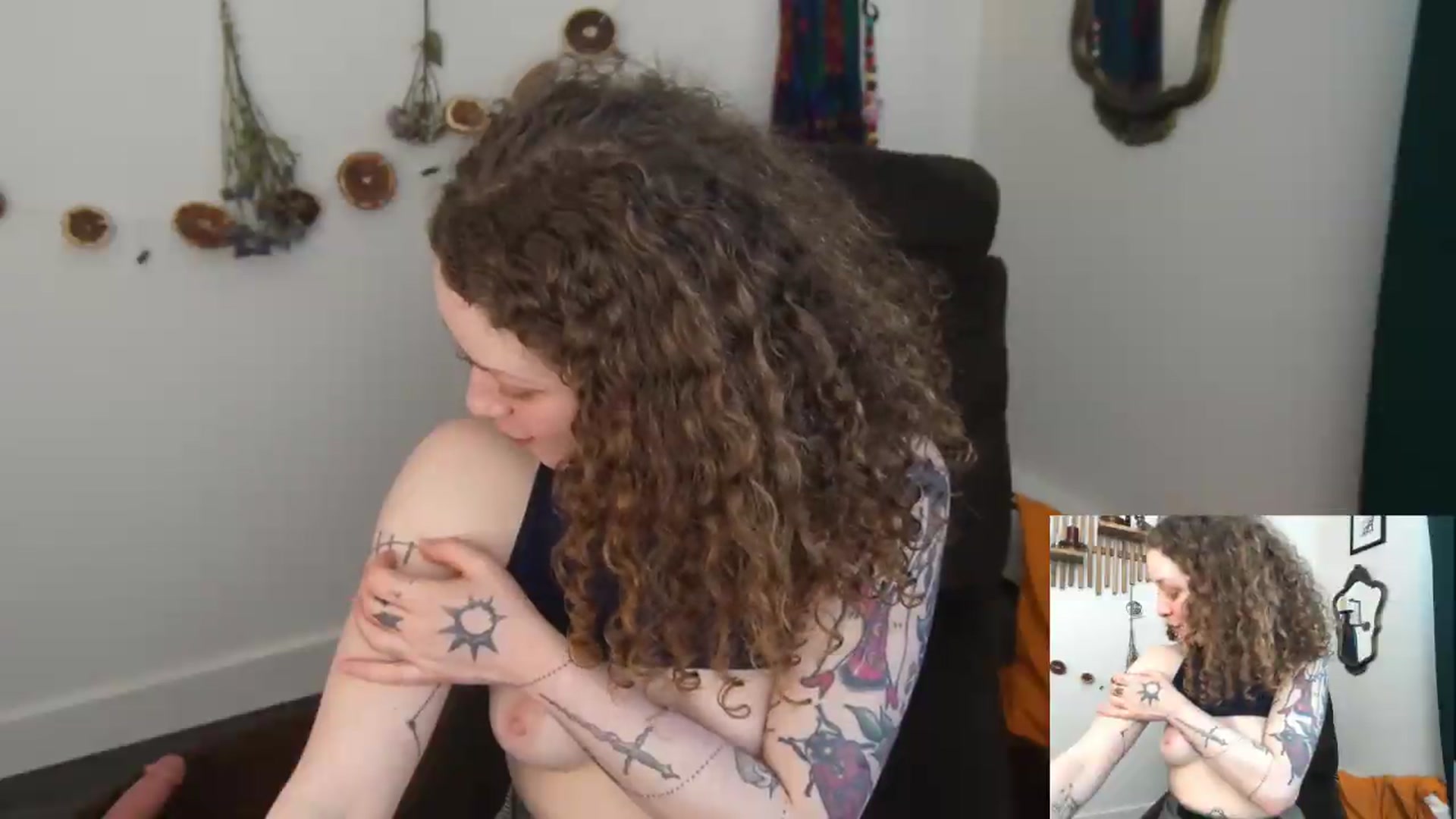 Gallery image thumbnail from PeachyQueen_'s myfreecams stream on, 04/24/2026, 20:55 image 4 of 20