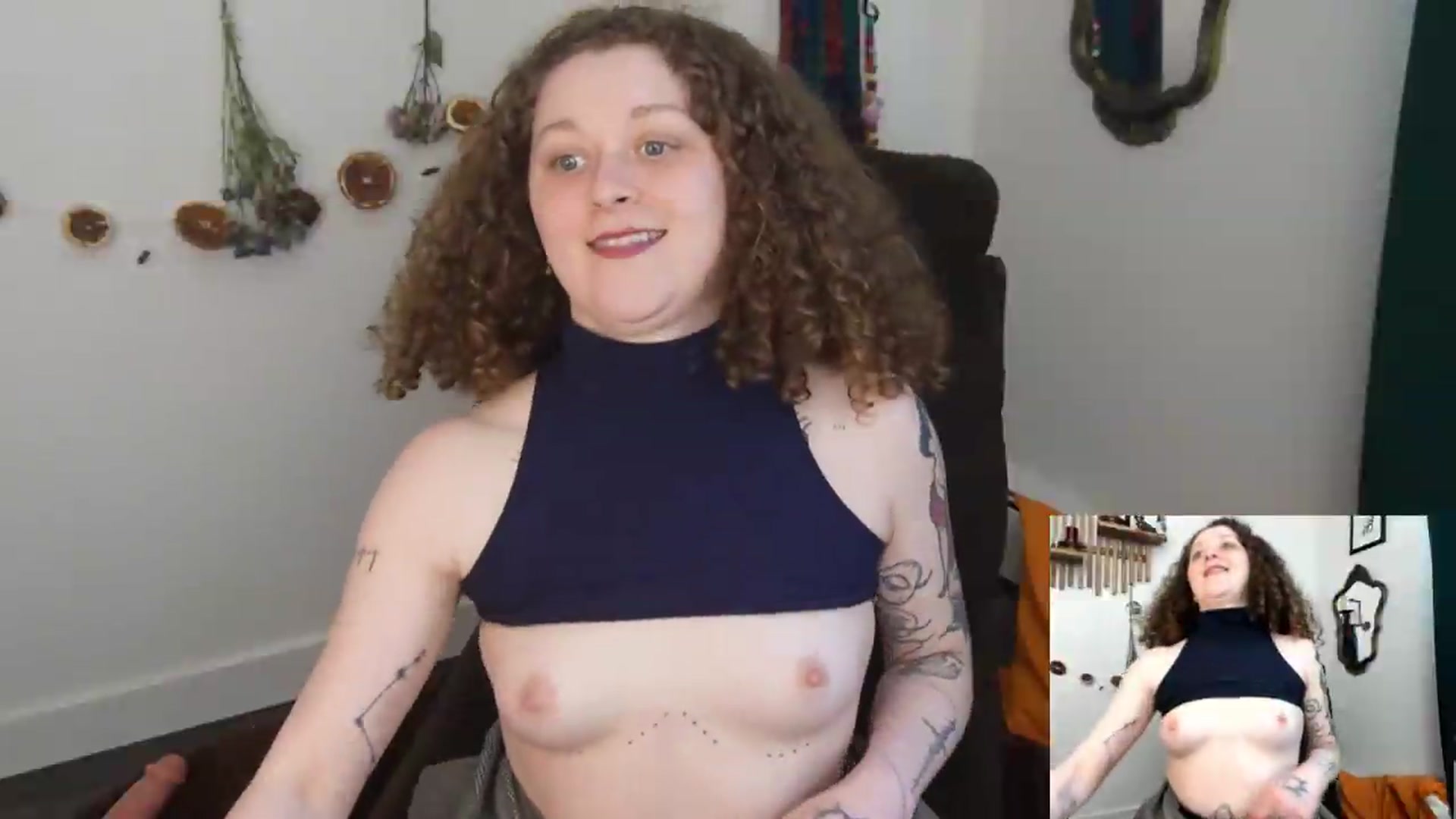 Gallery image thumbnail from PeachyQueen_'s myfreecams stream on, 04/24/2026, 20:55 image 9 of 20