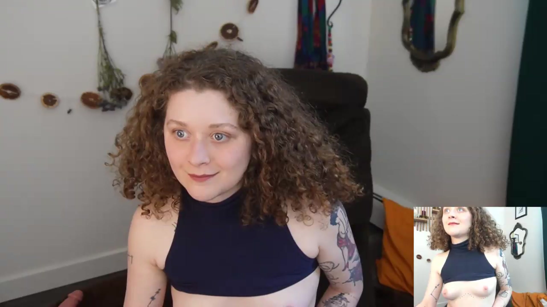 Gallery image thumbnail from PeachyQueen_'s myfreecams stream on, 04/24/2026, 21:31 image 13 of 20