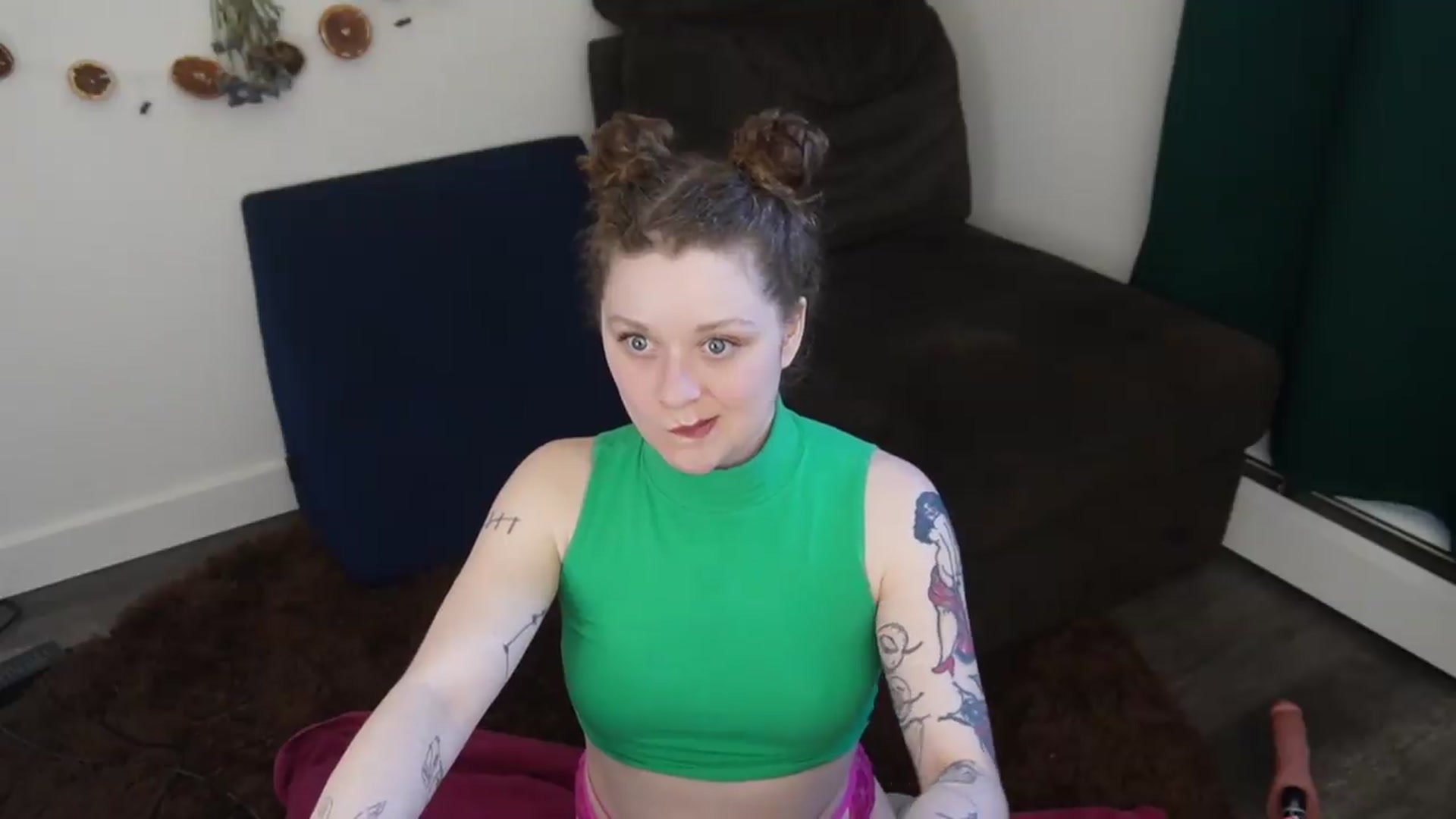 Gallery image thumbnail from PeachyQueen_'s myfreecams stream on, 04/27/2026, 19:51 image 14 of 20
