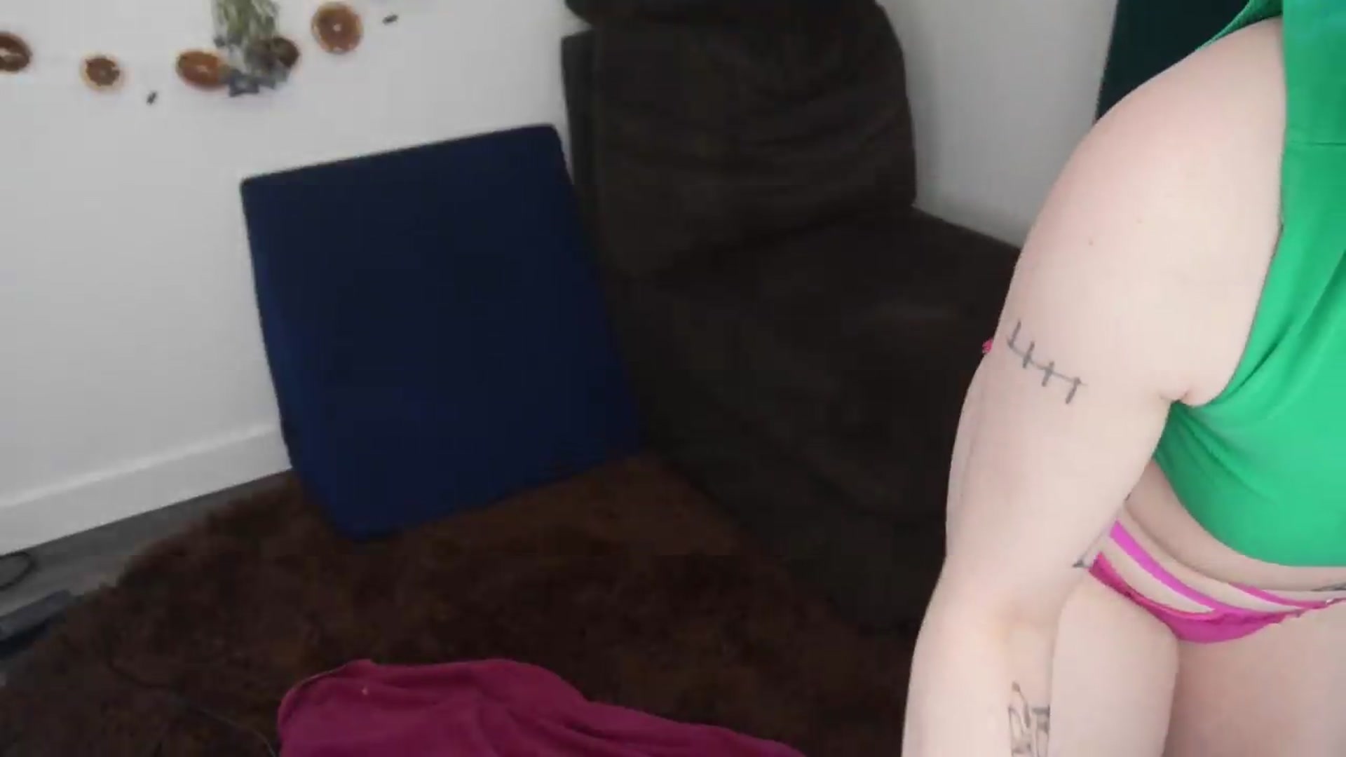 Gallery image thumbnail from PeachyQueen_'s myfreecams stream on, 04/27/2026, 19:51 image 19 of 20