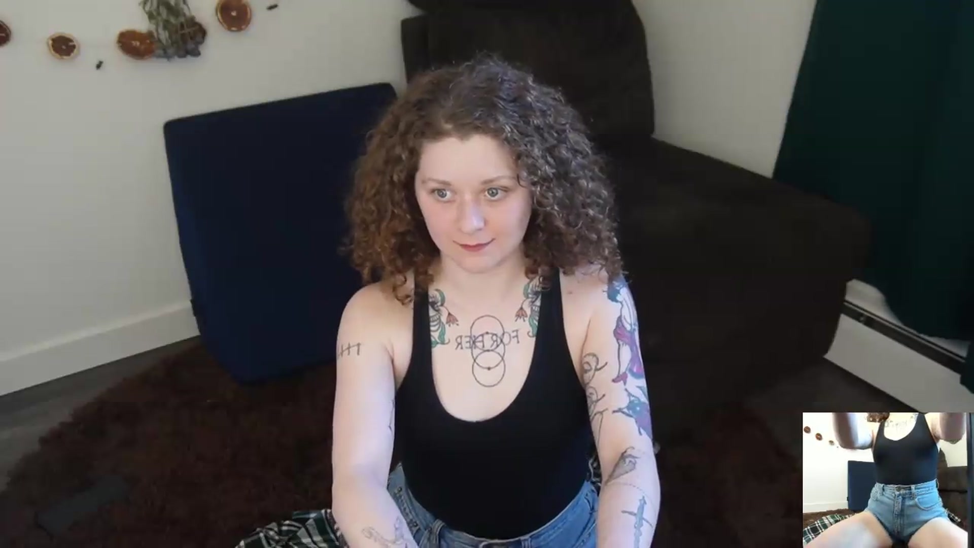 Gallery image thumbnail from PeachyQueen_'s myfreecams stream on, 04/28/2026, 21:41 image 10 of 20