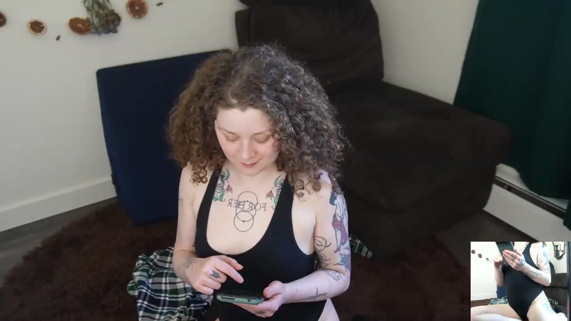 Gallery image thumbnail from PeachyQueen_'s myfreecams stream on, 04/28/2026, 21:41 image 13 of 20