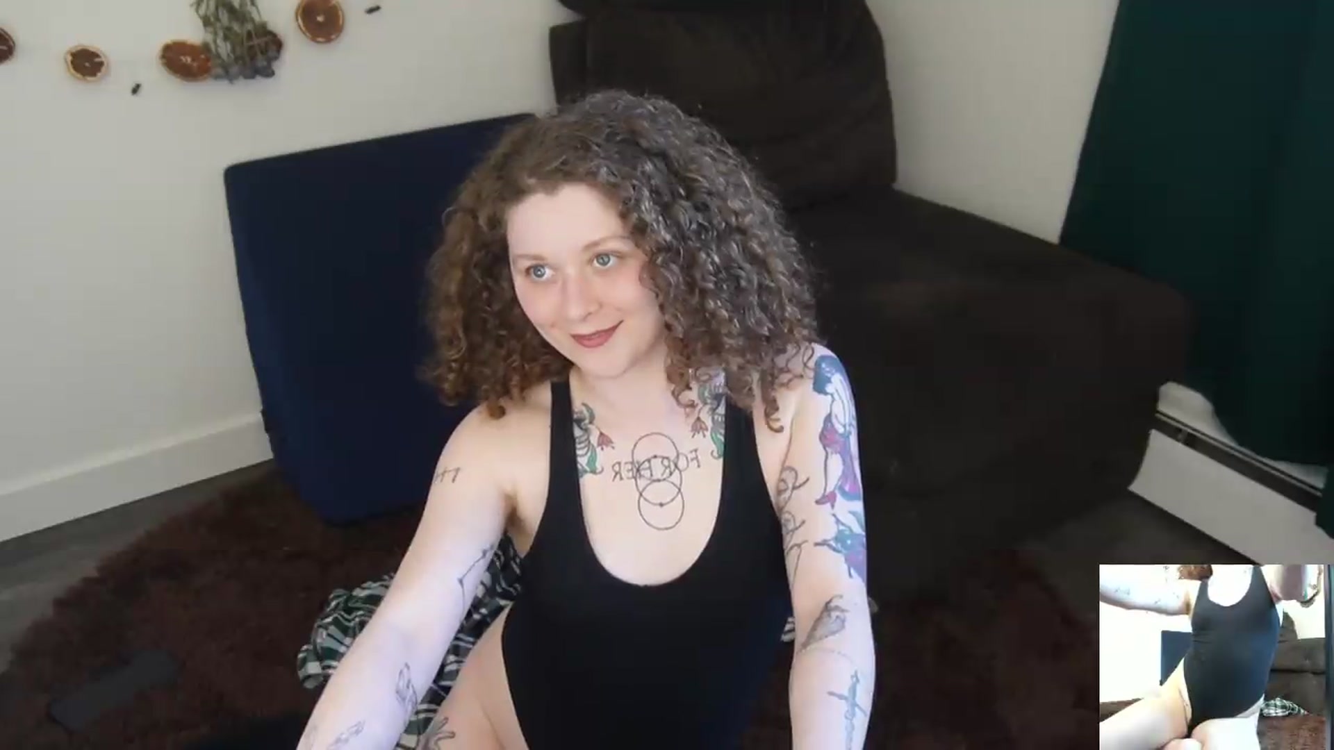 Gallery image thumbnail from PeachyQueen_'s myfreecams stream on, 04/28/2026, 21:41 image 12 of 20