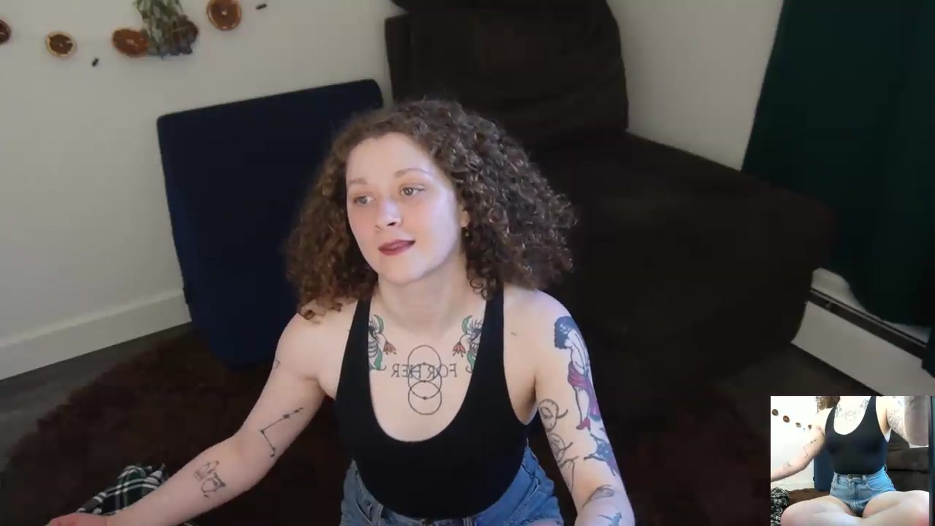 Gallery image thumbnail from PeachyQueen_'s myfreecams stream on, 04/28/2026, 21:41 image 8 of 20